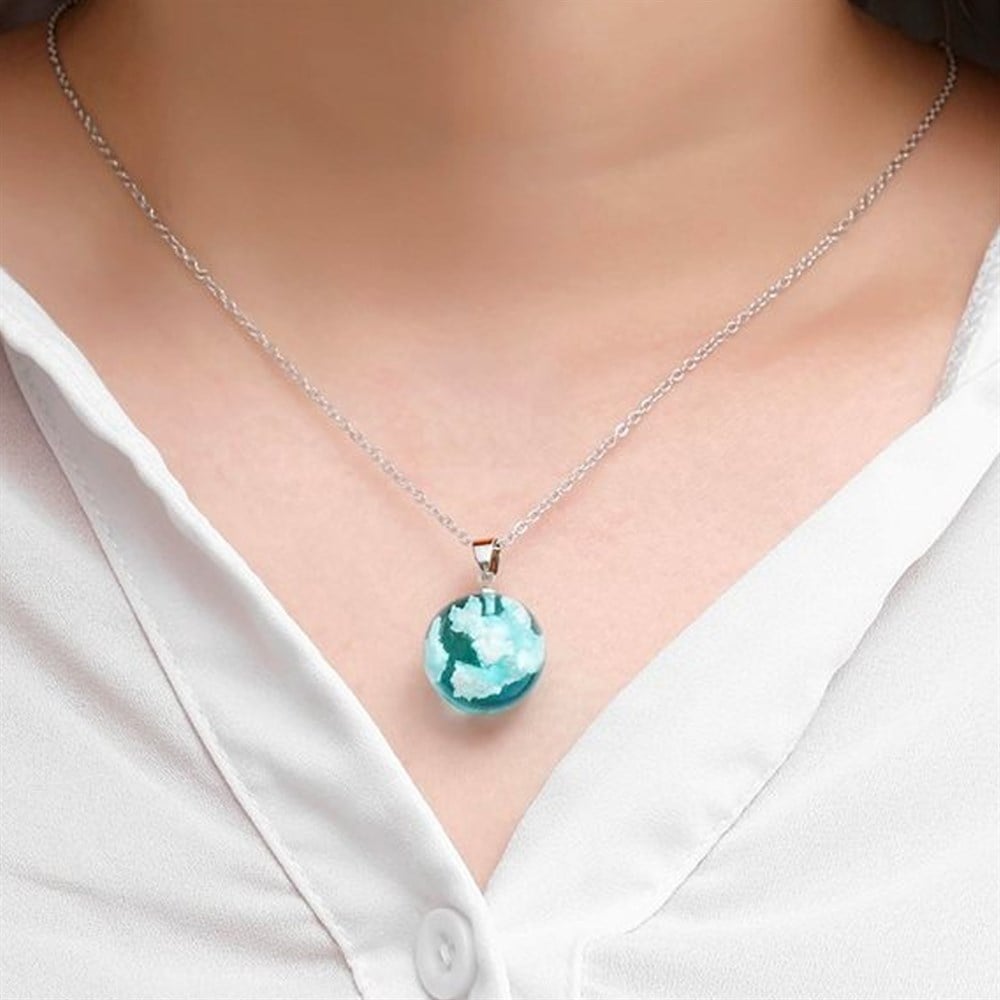 Gece Parlayan Bulut Kolye