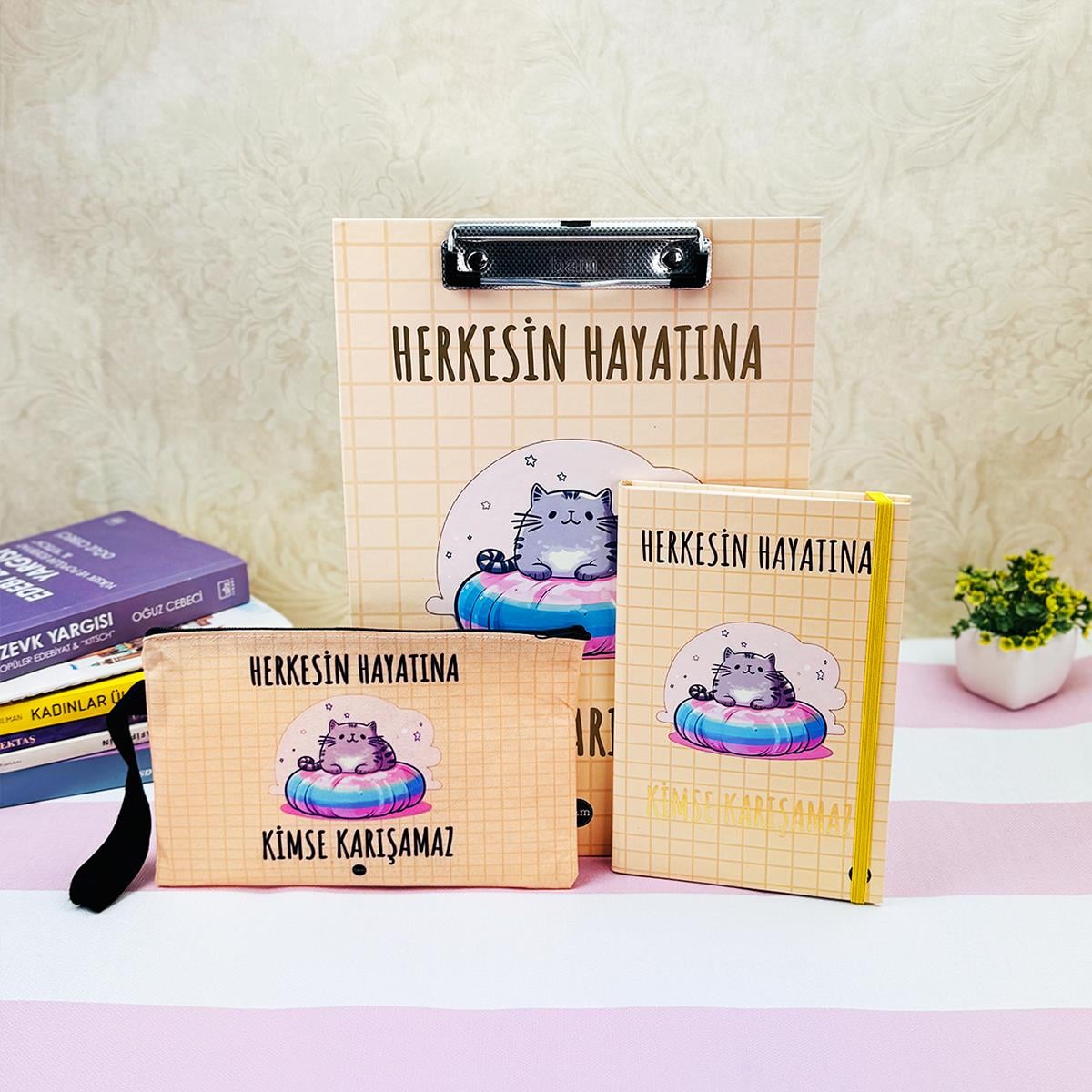  Herkesin Hayatına Kimse Karışamaz Tasarımlı Kırtasiye Seti 