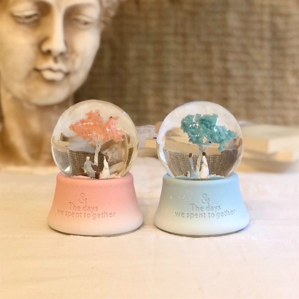 Ağaç Altında Mutlu Sevgililer Orta Boy Toptan