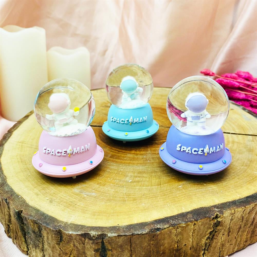 Astronot Tasarımlı Mini Kar Küresi