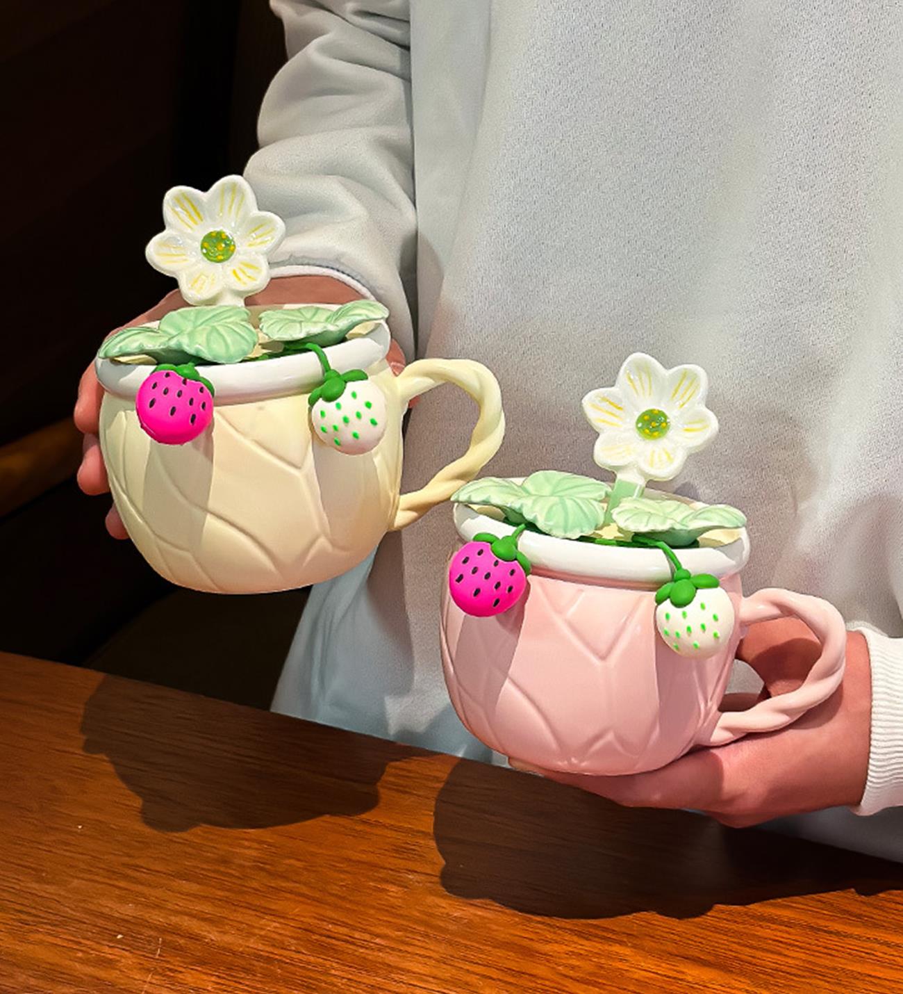 BM-1983 Seramik Kupa