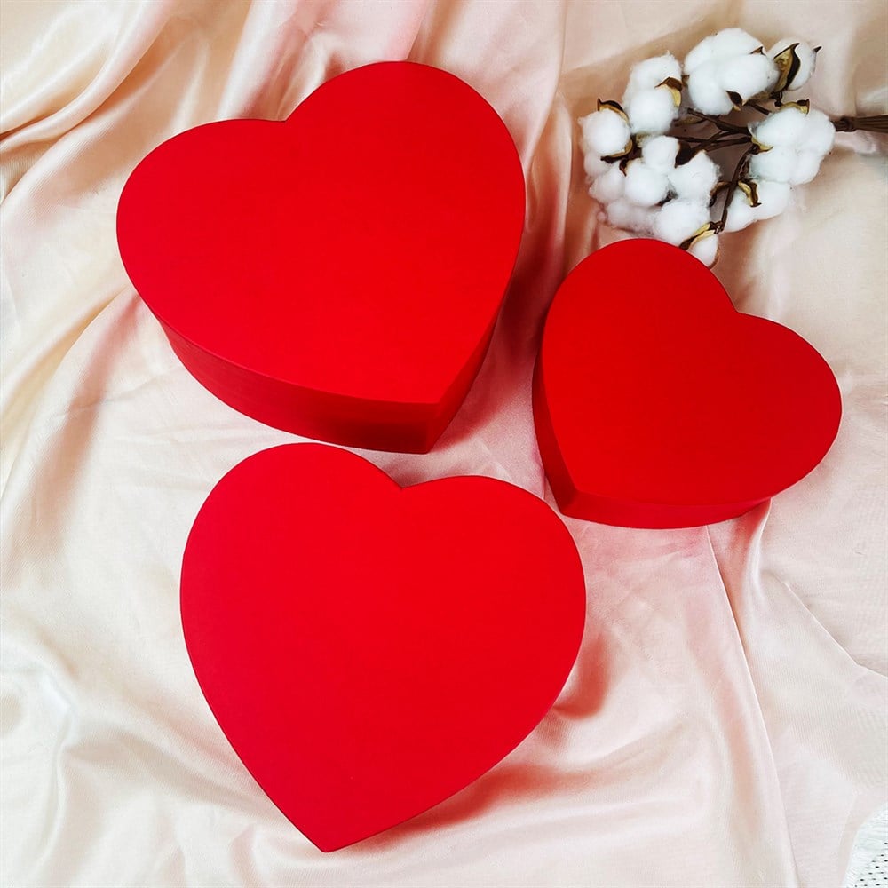 Kırmızı Kalp Tasarımlı 3'lü Kutu
