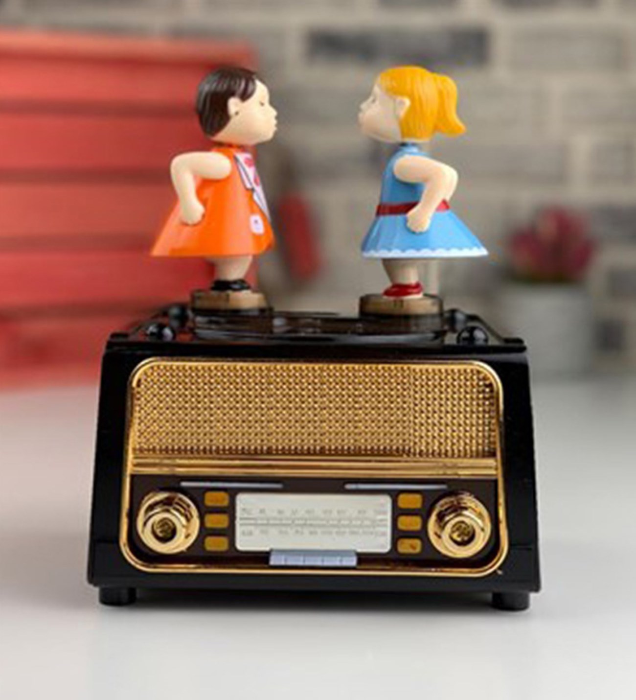 ÖPÜŞEN ÇİFT MÜZİK KUTUSU