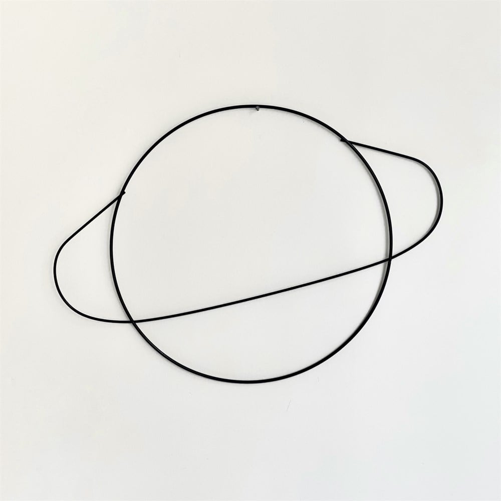 Satürnlü Kız Tel Çerçeve