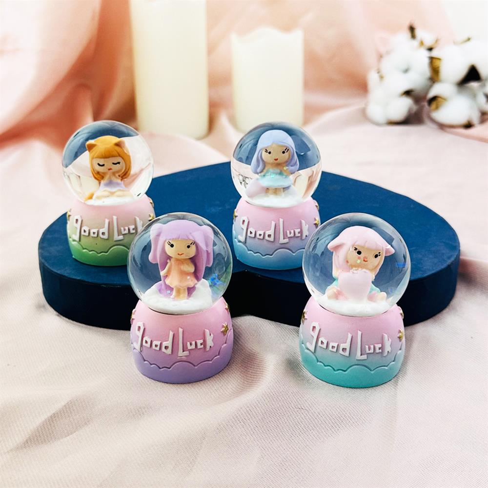 Sevimli Kız Mini Işıklı Kar Küresi