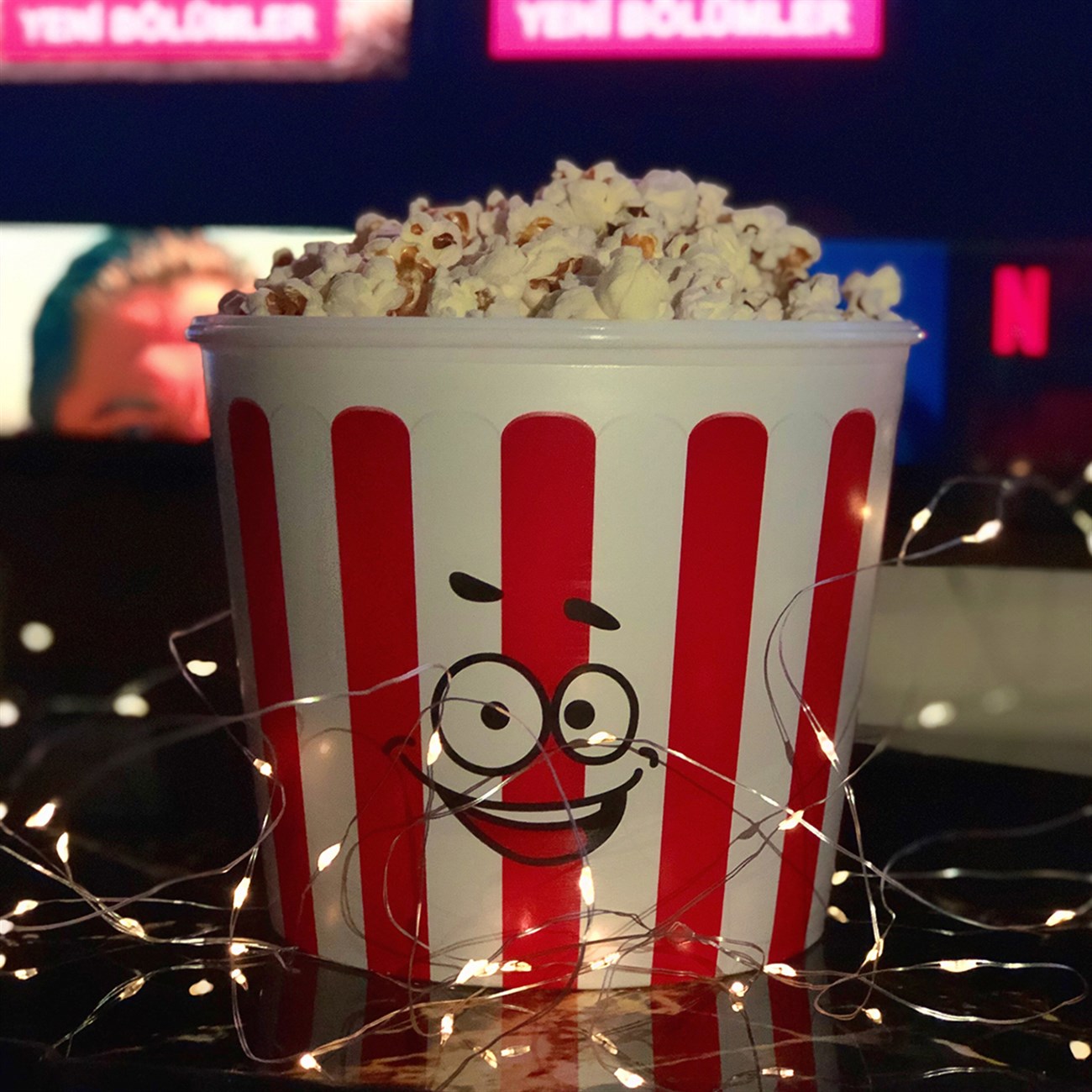 Smiley Tasarımlı Mısır Kovası