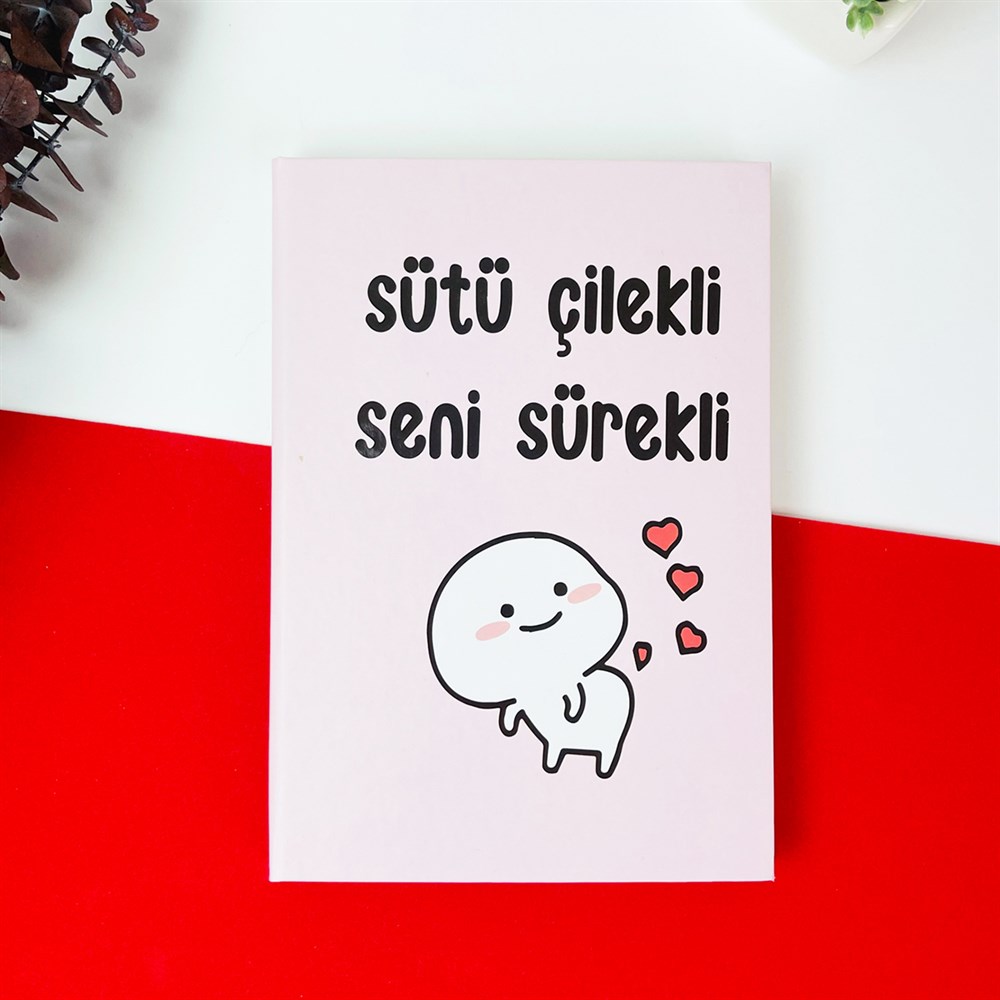 Sütü Çilekli Seni Sürekli Tasarımlı Lastikli Defter 