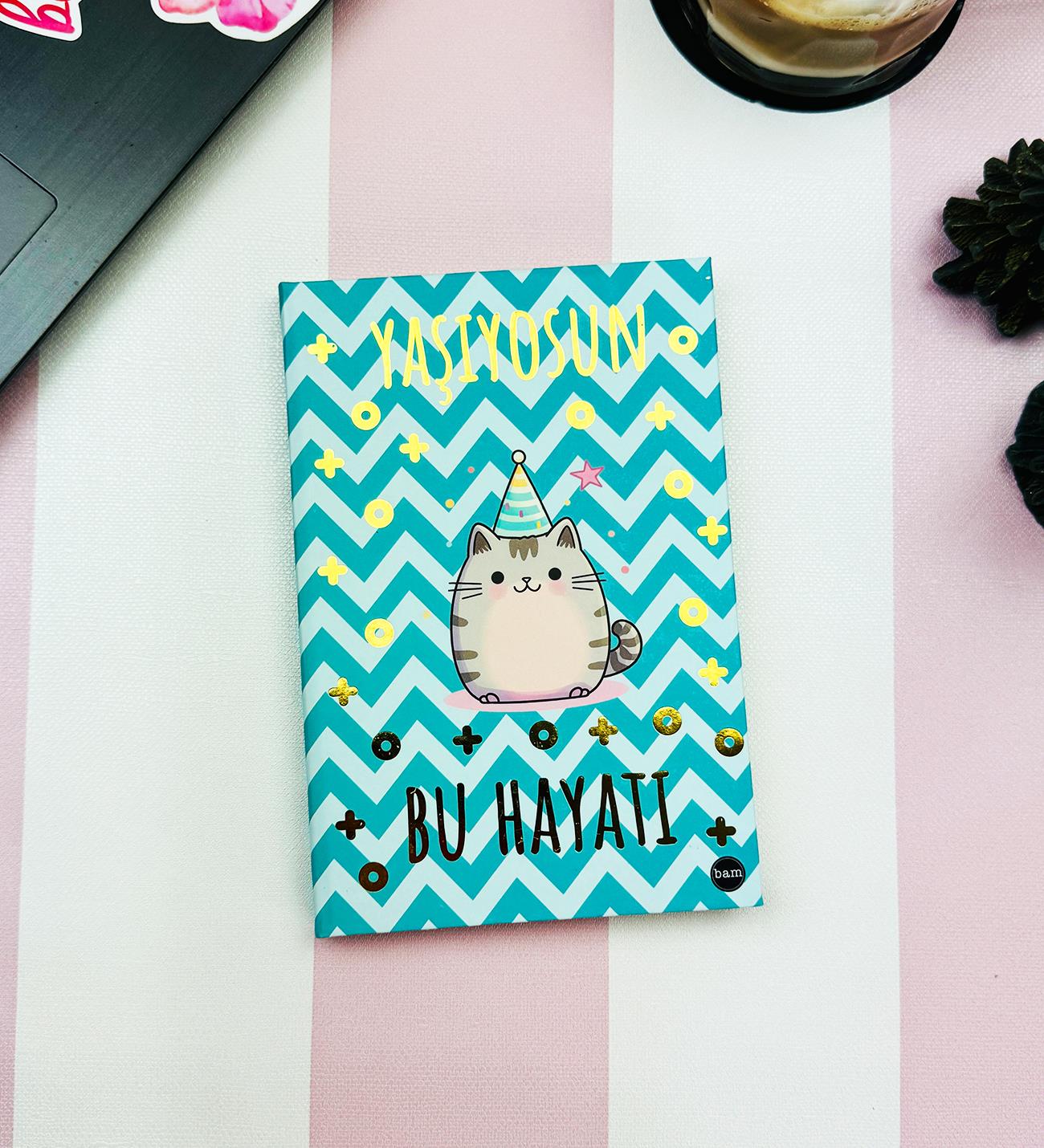 Yaşıyosun Bu Hayatı V2 Tasarımlı Lastikli Defter
