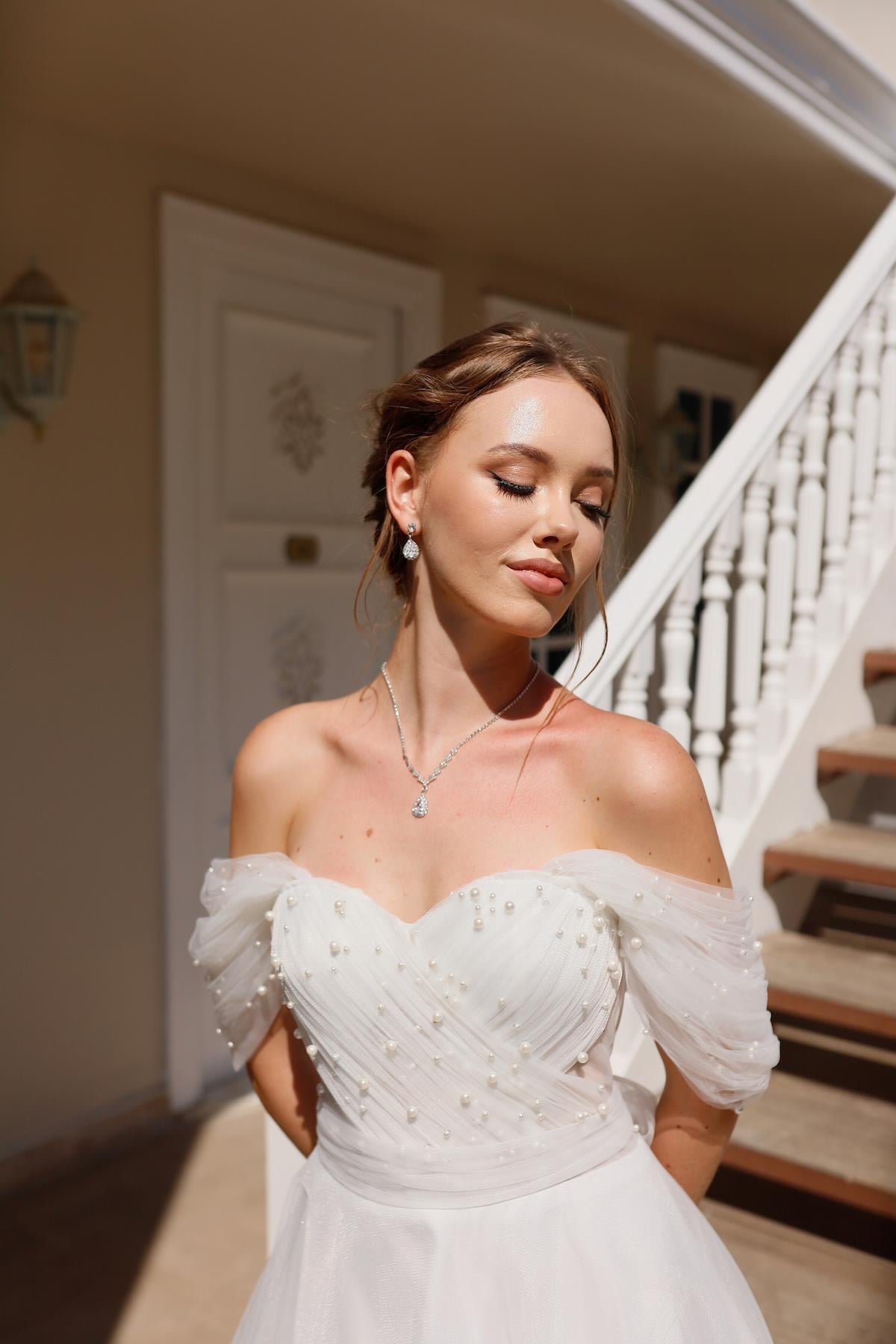 Clara Beyaz İncili Tül Özel Tasarım Nikah Nişan Söz Elbisesi