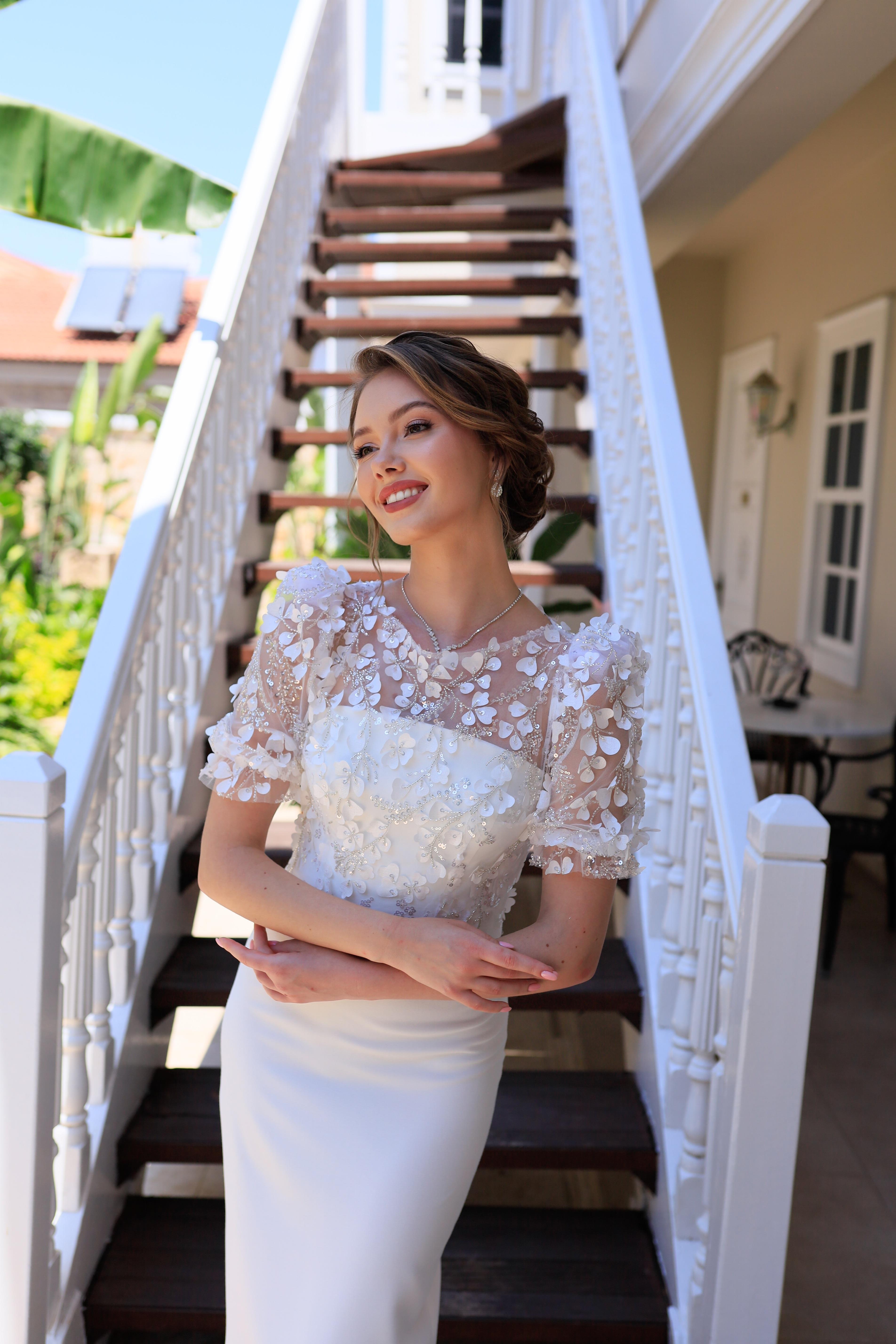 Elena Beyaz Özel Tasarım Dantel Detaylı Kalem Nikah Nişan Elbisesi