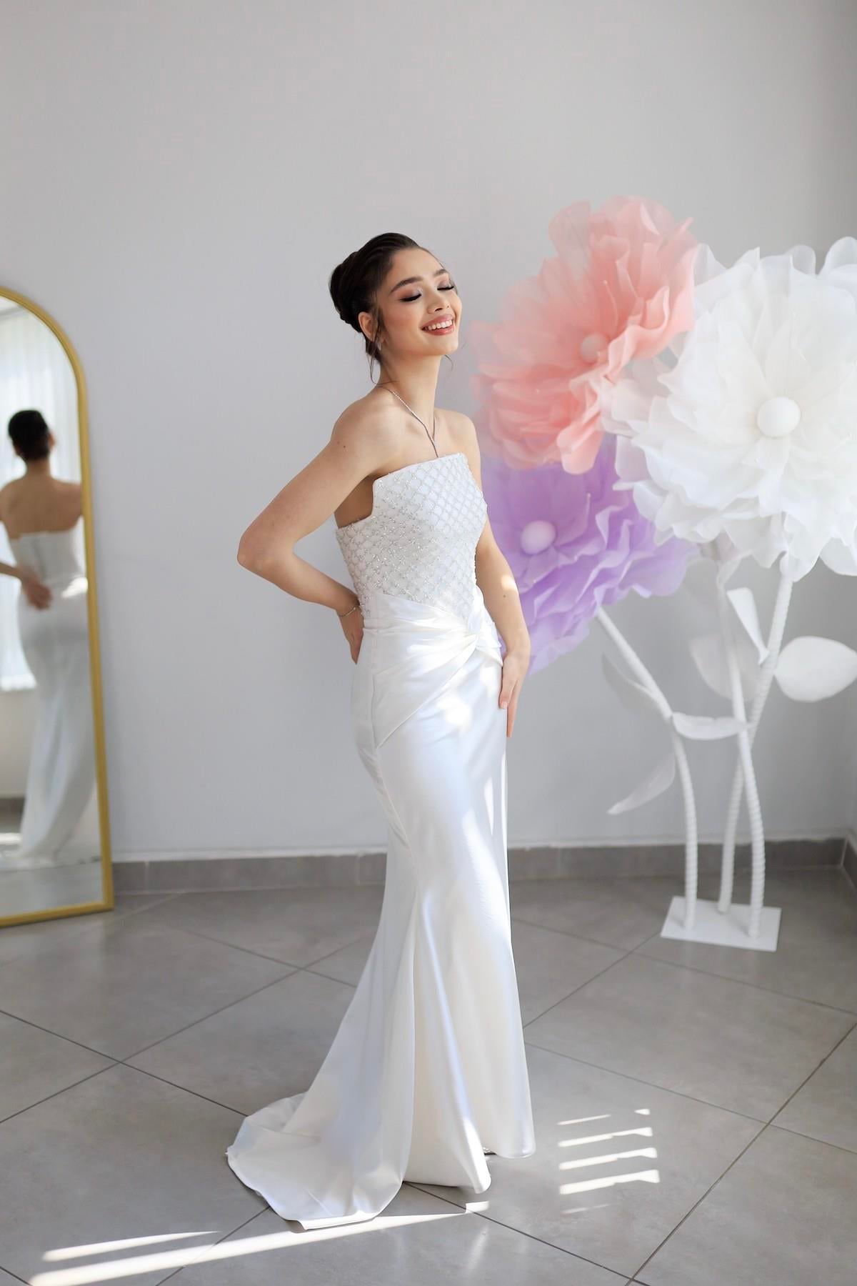 Fiorenza Balık Beyaz Özel Tasarım Nikah Nişan Söz Elbisesi