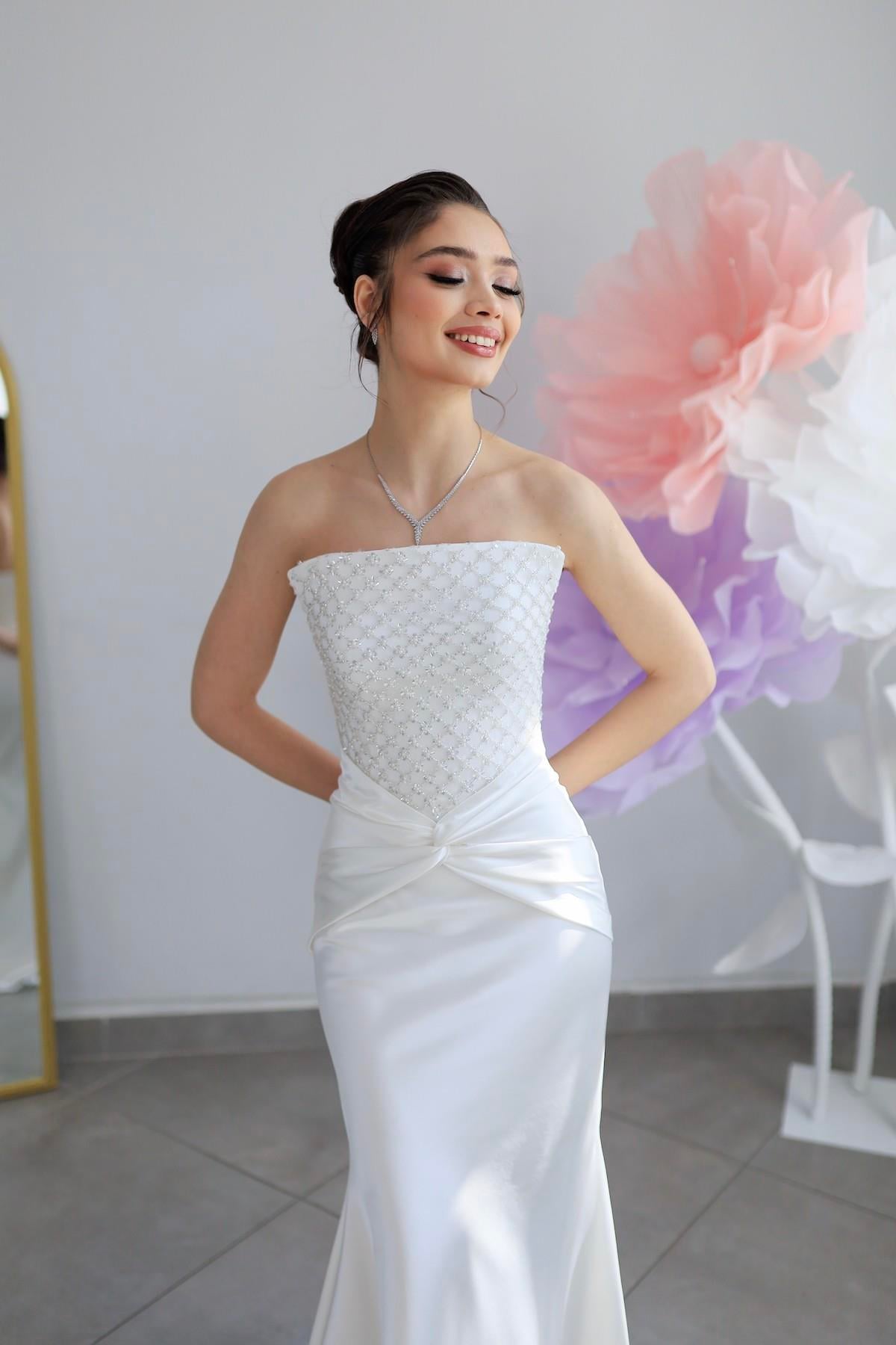 Fiorenza Balık Beyaz Özel Tasarım Nikah Nişan Söz Elbisesi