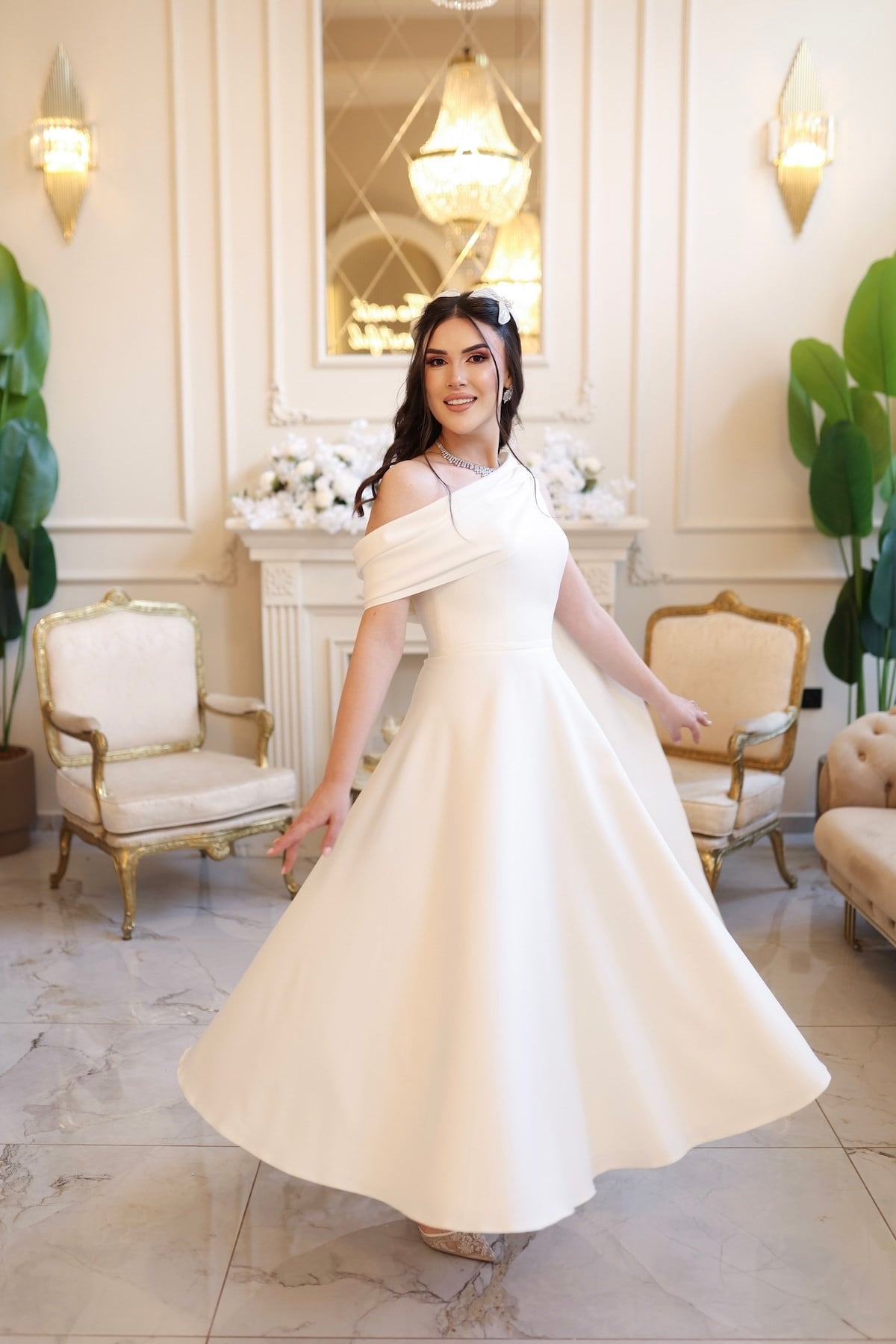 Freya Beyaz Kloş Elbise