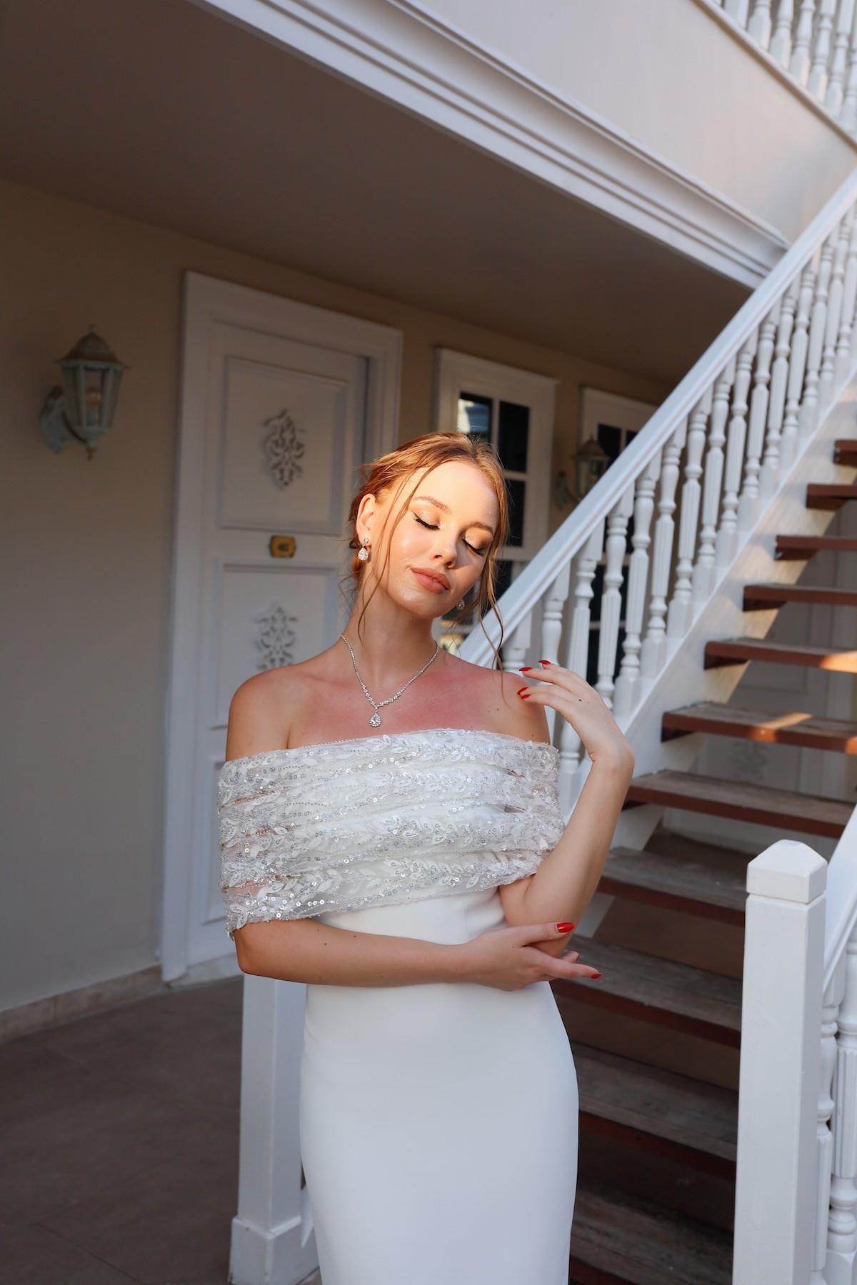 Linda Beyaz Kalem Özel Tasarım Dantel Detaylı Nikah Nişan Söz Elbisesi
