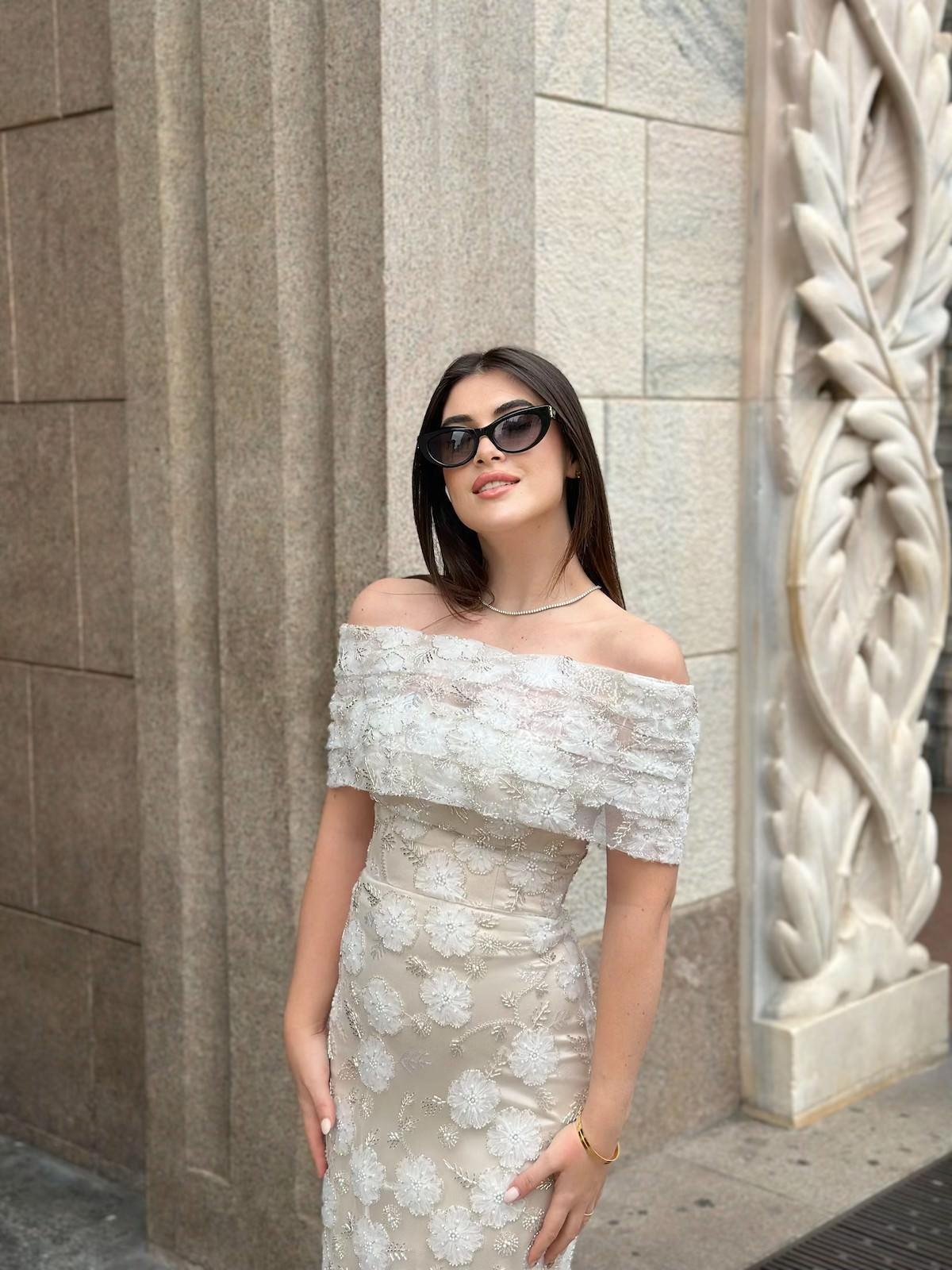 Marsilya Beyaz Çiçekli Özel Tasarım Dantel Abiye Elbise