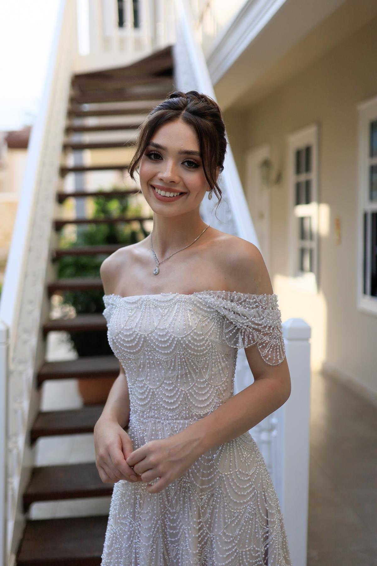 Monica Düşük Kol Prenses Özel Tasarım Dantel Nişan Nikah Elbisesi