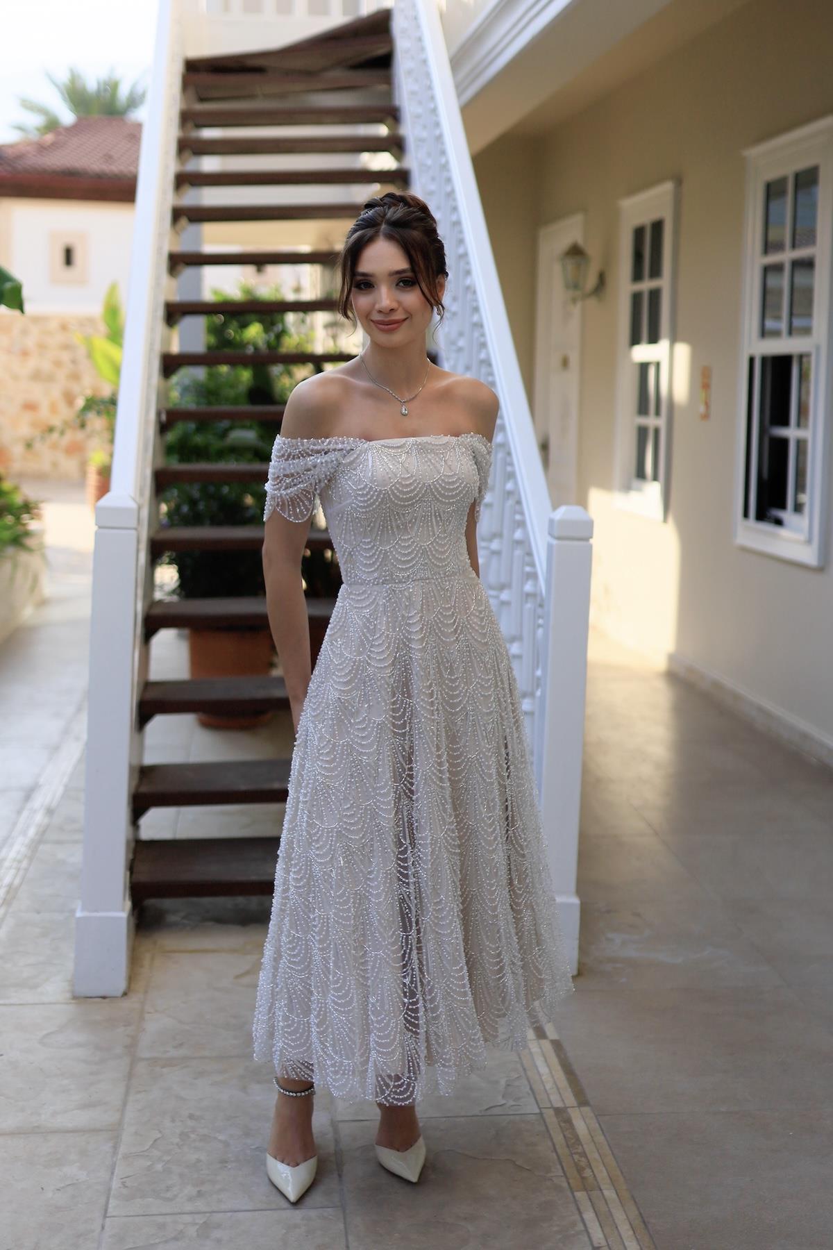 Monica Düşük Kol Prenses Özel Tasarım Dantel Nişan Nikah Elbisesi