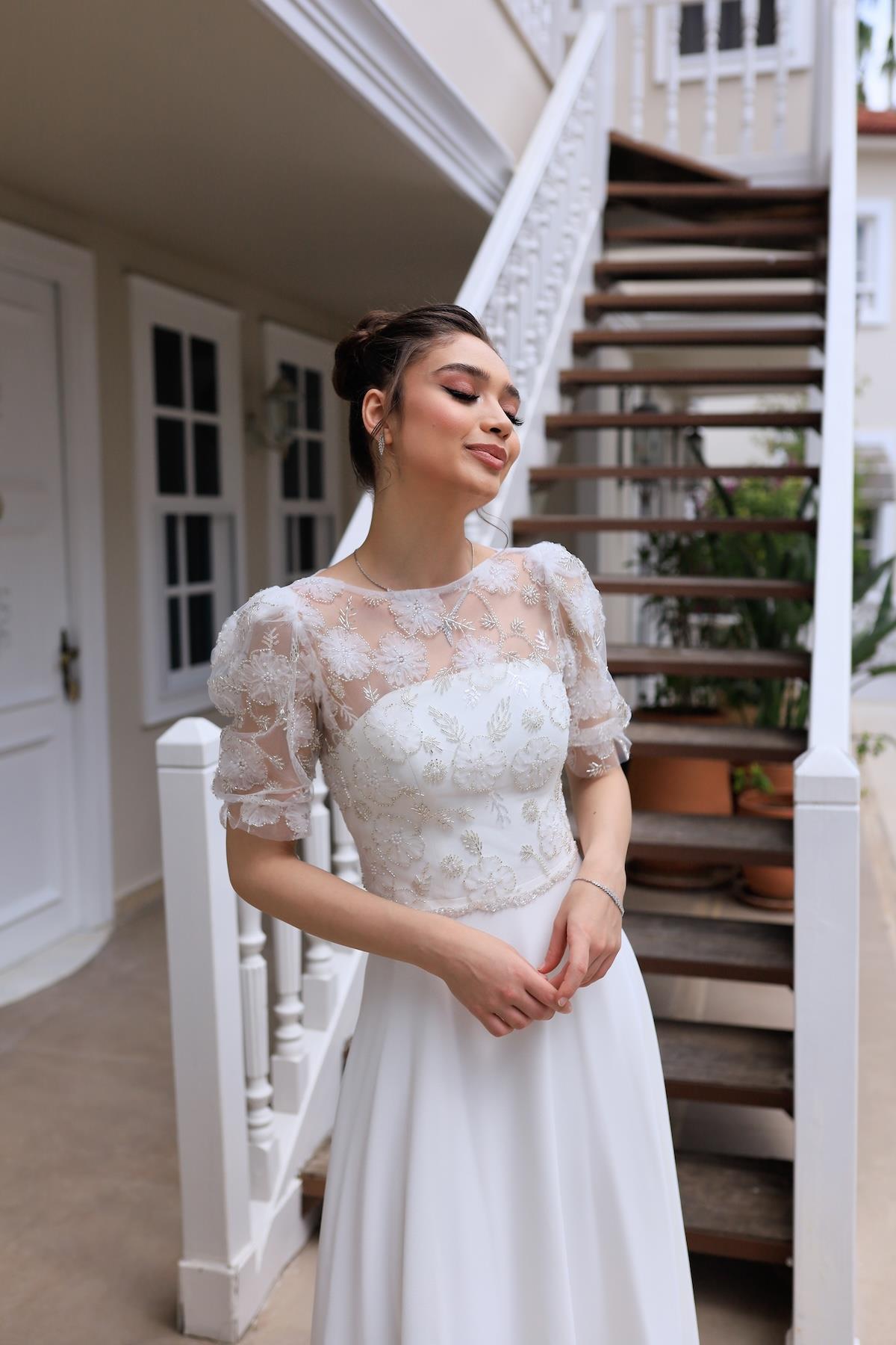Sienna Prenses Beyaz Özel Tasarım Dantel Detaylı Elbise