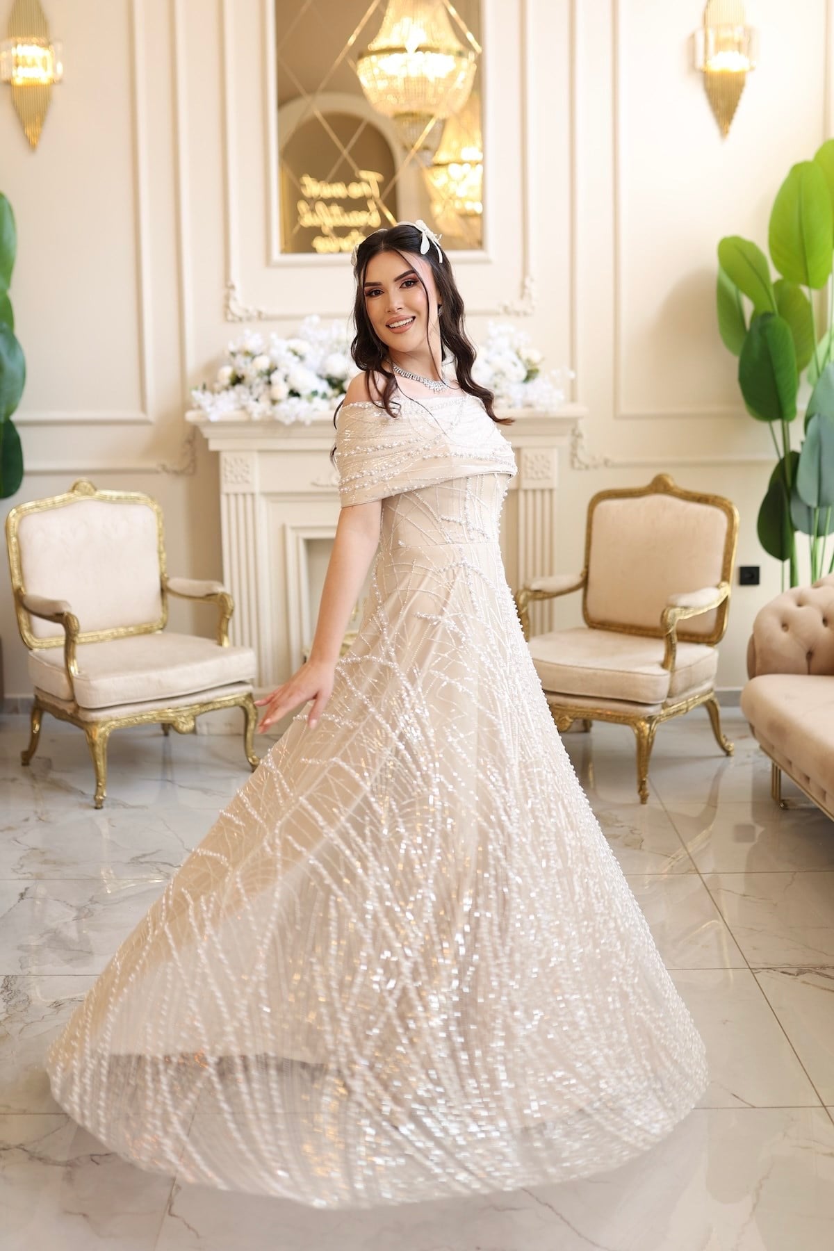 Tiara Beyaz Bej Prenses İncili Maxi Elbise