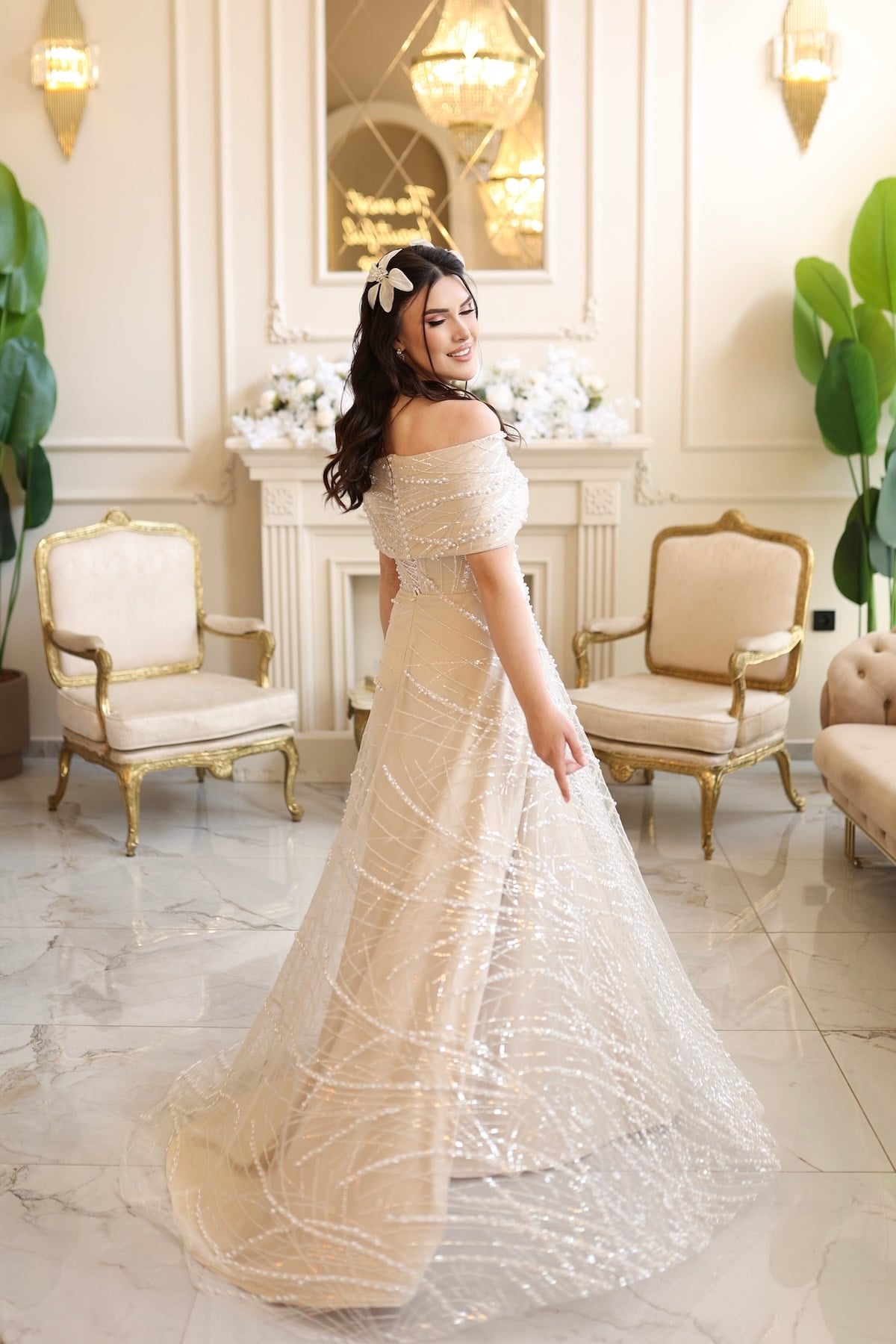 Tiara Beyaz Bej Prenses İncili Maxi Elbise