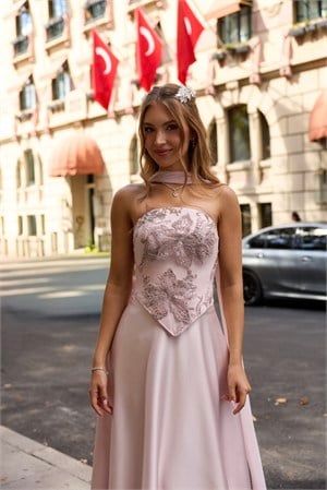 Hera Artemis Oval Yaka Açık Pudra Pembe Saten Kloş Korse Etek Nikah Nişan Söz Elbisesi