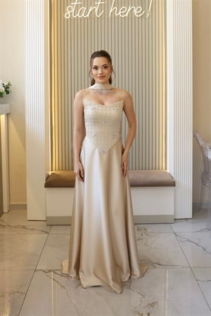 TheElsa | Hera Vesper Bej Kloş Etek Dantel Nikah Nişan Söz ElbisesiBEYAZ DANTEL ELBİSELERHera Vesper Bej Kloş Etek Dantel Nikah Nişan Söz Elbisesi