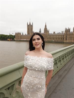 Lavinya Beyaz Balık Çiçekli Özel Tasarım Dantel Abiye Elbise