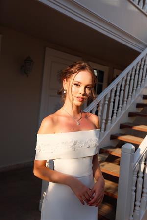 Leyla Beyaz Kalem Özel Tasarım Nikah Nişan Söz Elbisesi