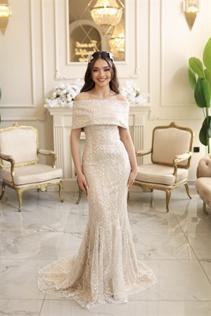 TheElsa | Miranda Beyaz Balık BEYAZ DANTEL ELBİSELERMiranda Beyaz Balık Çiçekli Özel Tasarım Dantel Abiye Elbise