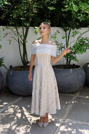 Miranda Prenses Beyaz Çiçekli Özel Tasarım Dantel Abiye Elbise