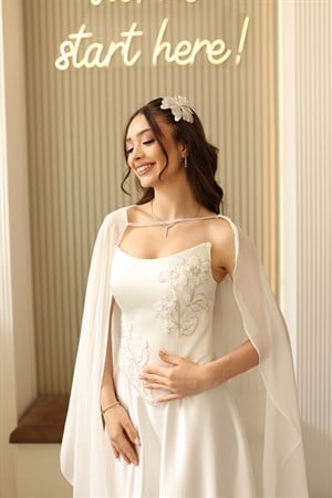 Serena Beyaz Kloş Şifon Şal Korseli Uzun Saten Nişan Davet Elbisesi