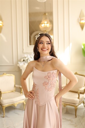 Serena Pudra Saten Şal Kloş Korseli Uzun Saten Nişan Davet Elbisesi