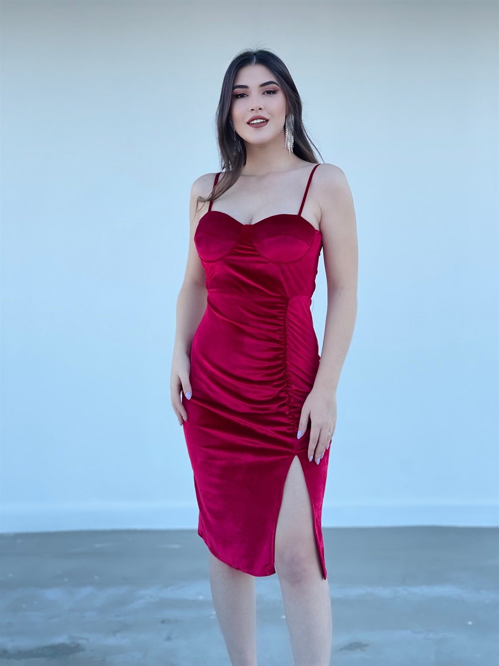 Bordo Kadife İp Askılı Yırtmaçlı Midi Elbise | TheElsa.com