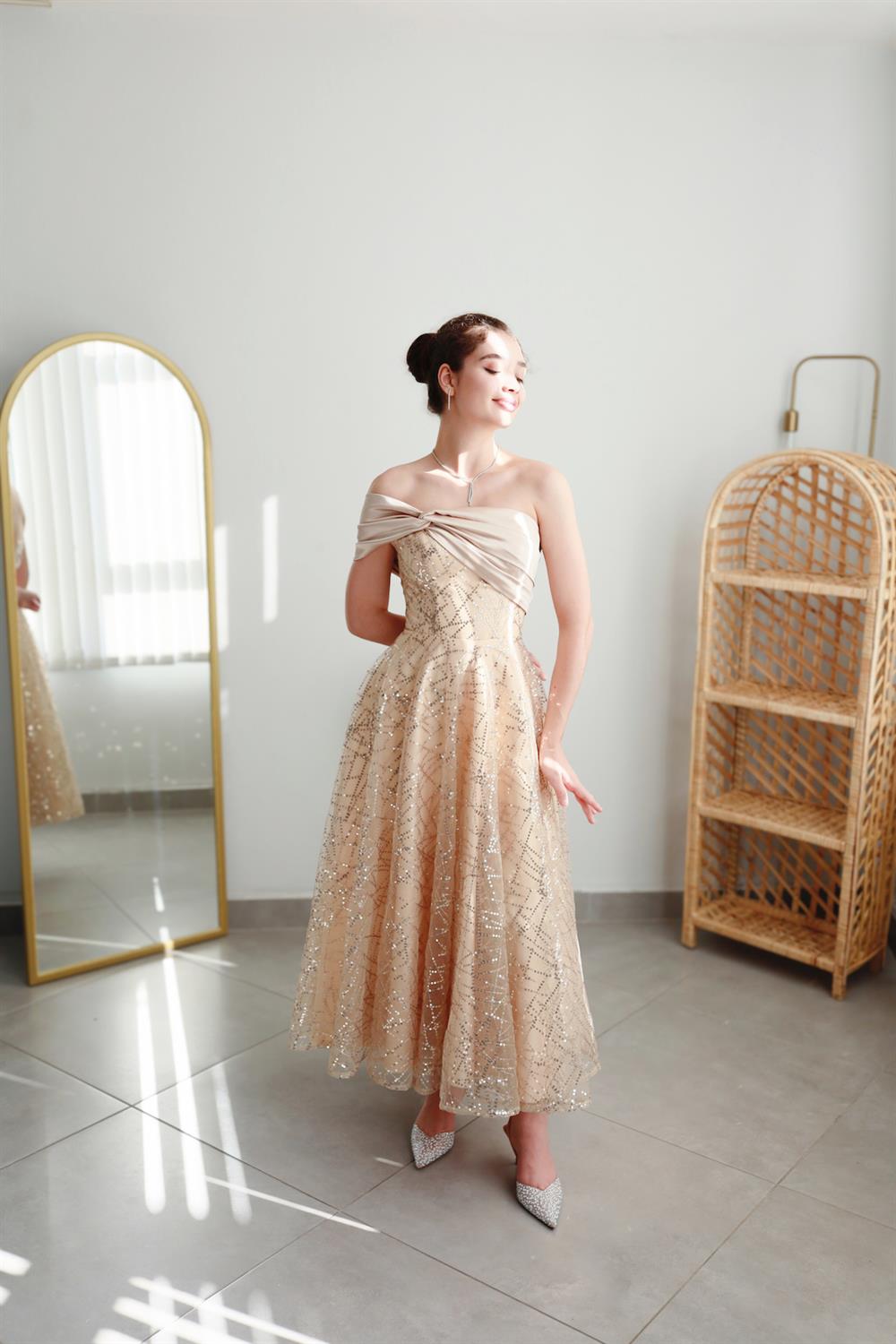 TheElsa | Kişiye Özel Üretim Abiye Elbise | Eva Bej Pullu Özel Tasarım Abiye ElbiseÖZEL ÜRETİM ELBİSEEva Bej Pullu Özel Tasarım Abiye Elbise