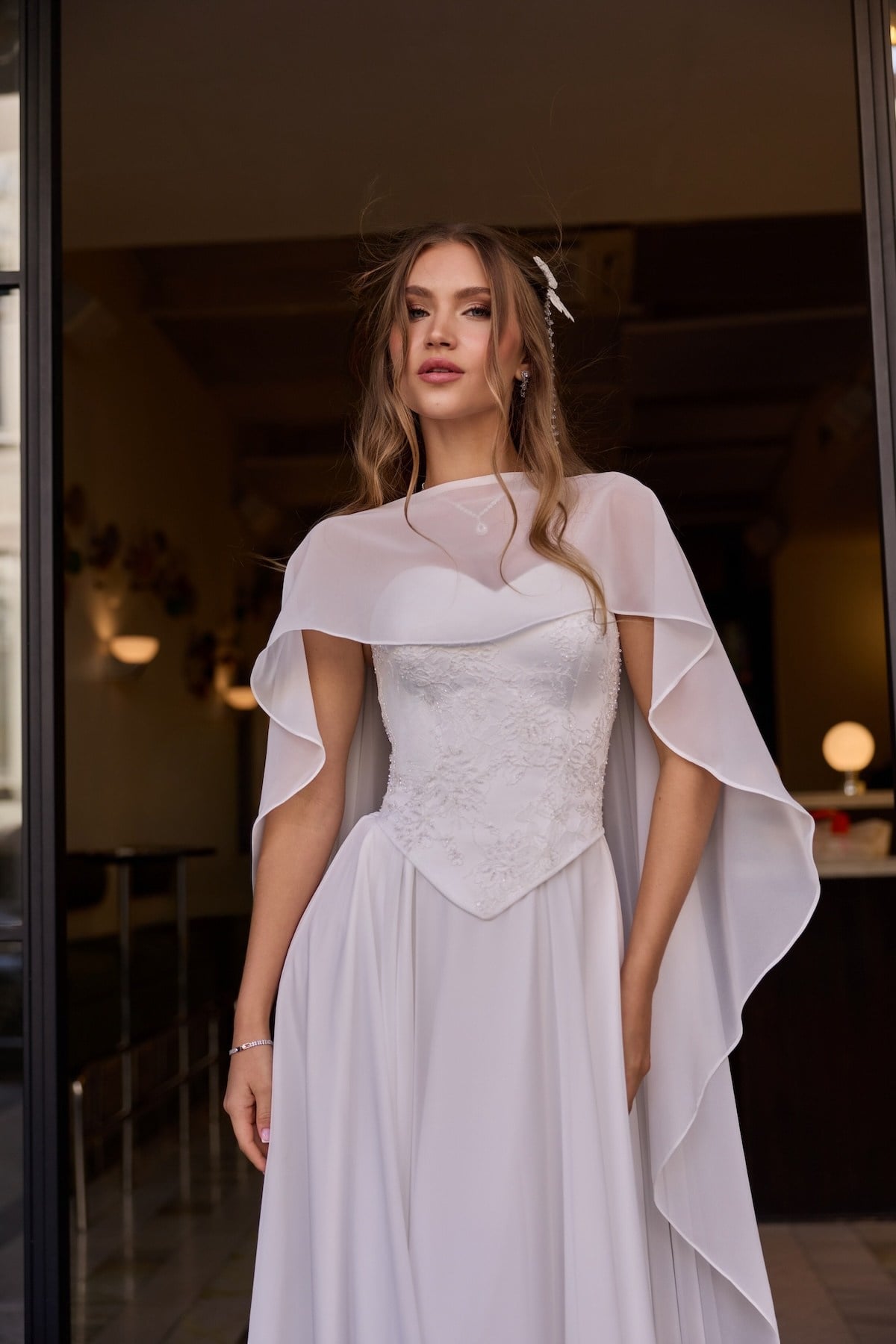 TheElsa | Hera Galisia Beyaz Panço Şal Nikah Nişan Söz ElbisesiBEYAZ DANTEL ELBİSELERHera Galisia Beyaz Panço Şal Nikah Nişan Söz Elbisesi