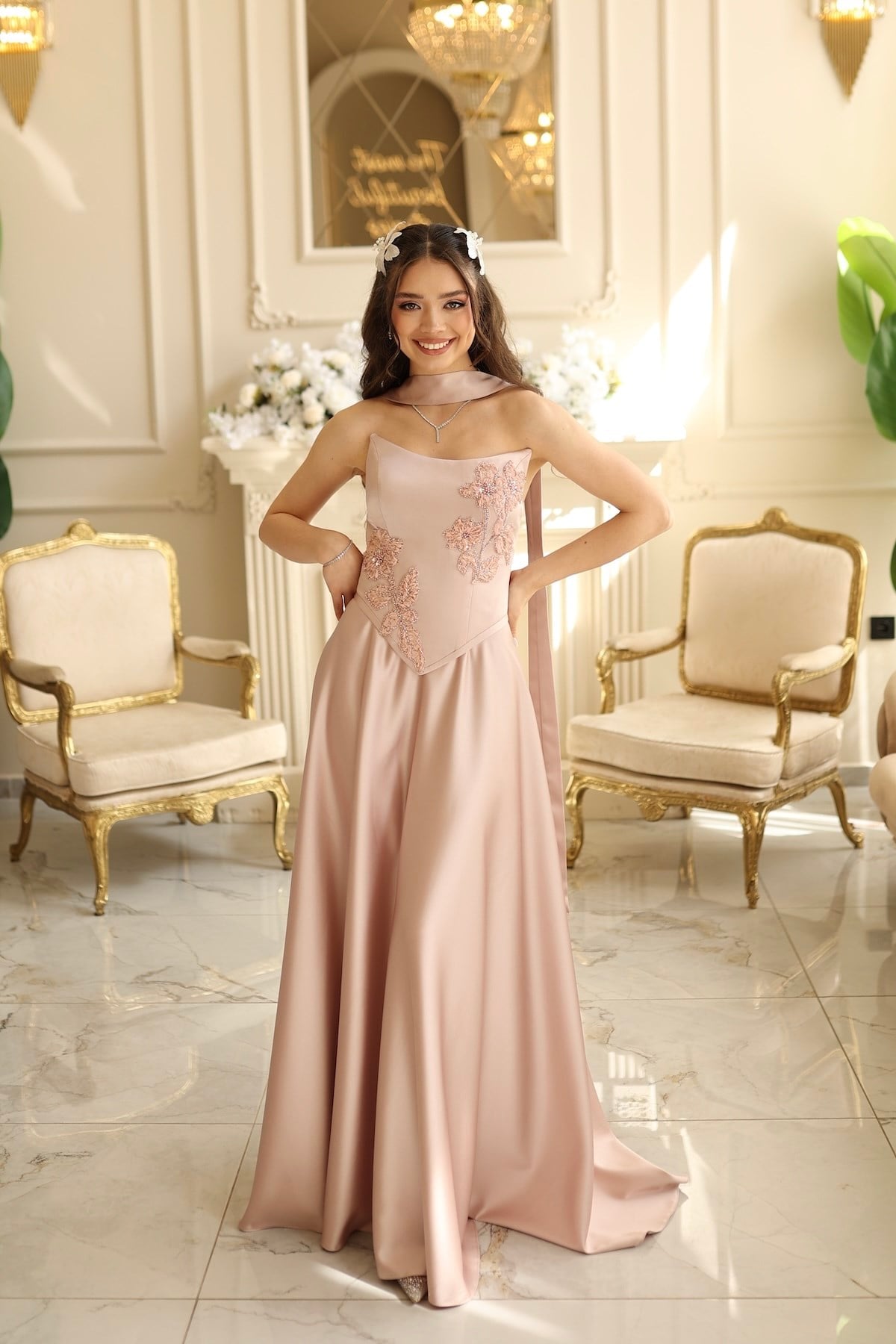 TheElsa | Serena Pudra Saten Şal SADE ELBİSELERSerena Pudra Saten Şal Prenses Korseli Uzun Saten Nişan Davet Elbisesi