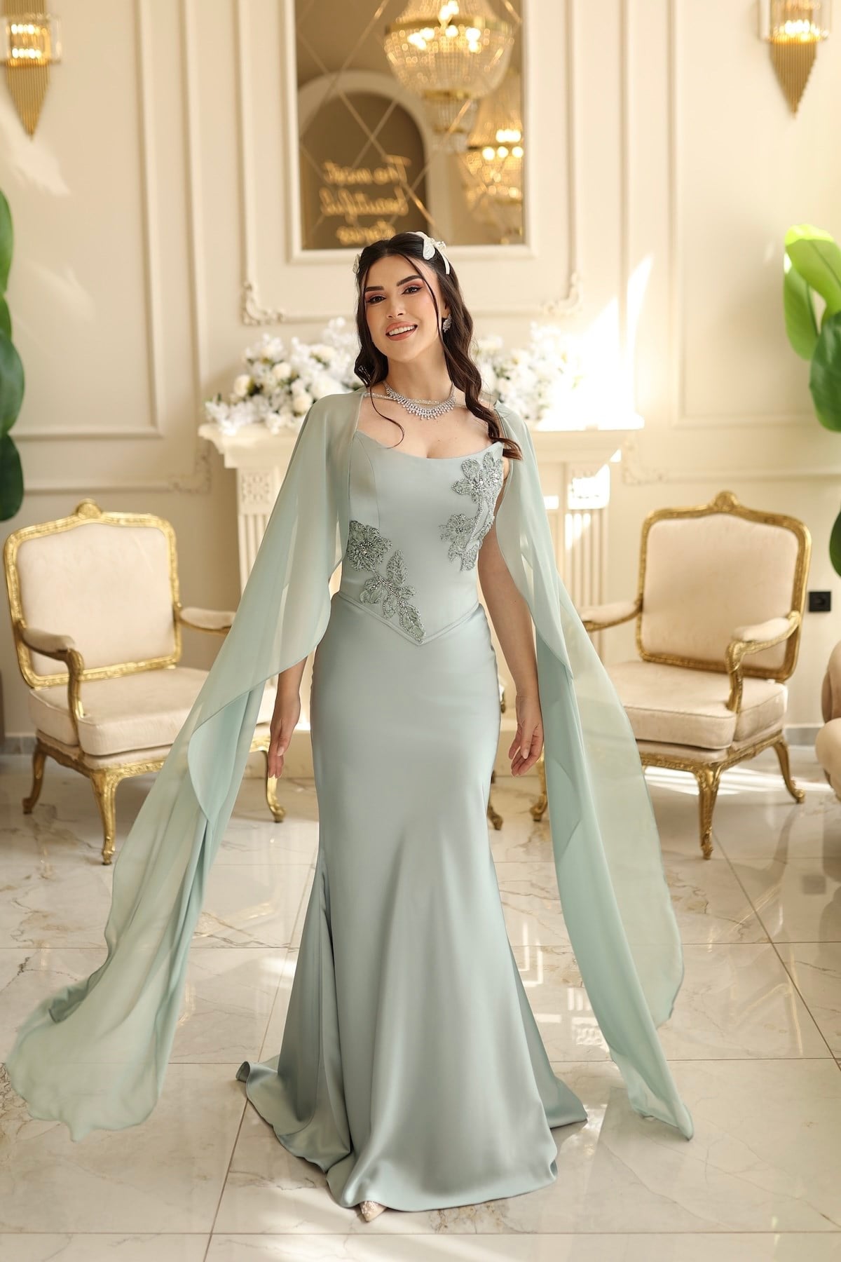 TheElsa | Serena Yeşil Balık Şifon Şal SADE ELBİSELERSerena Yeşil Balık Şifon Şal Korseli Uzun Saten Nişan Davet Elbisesi