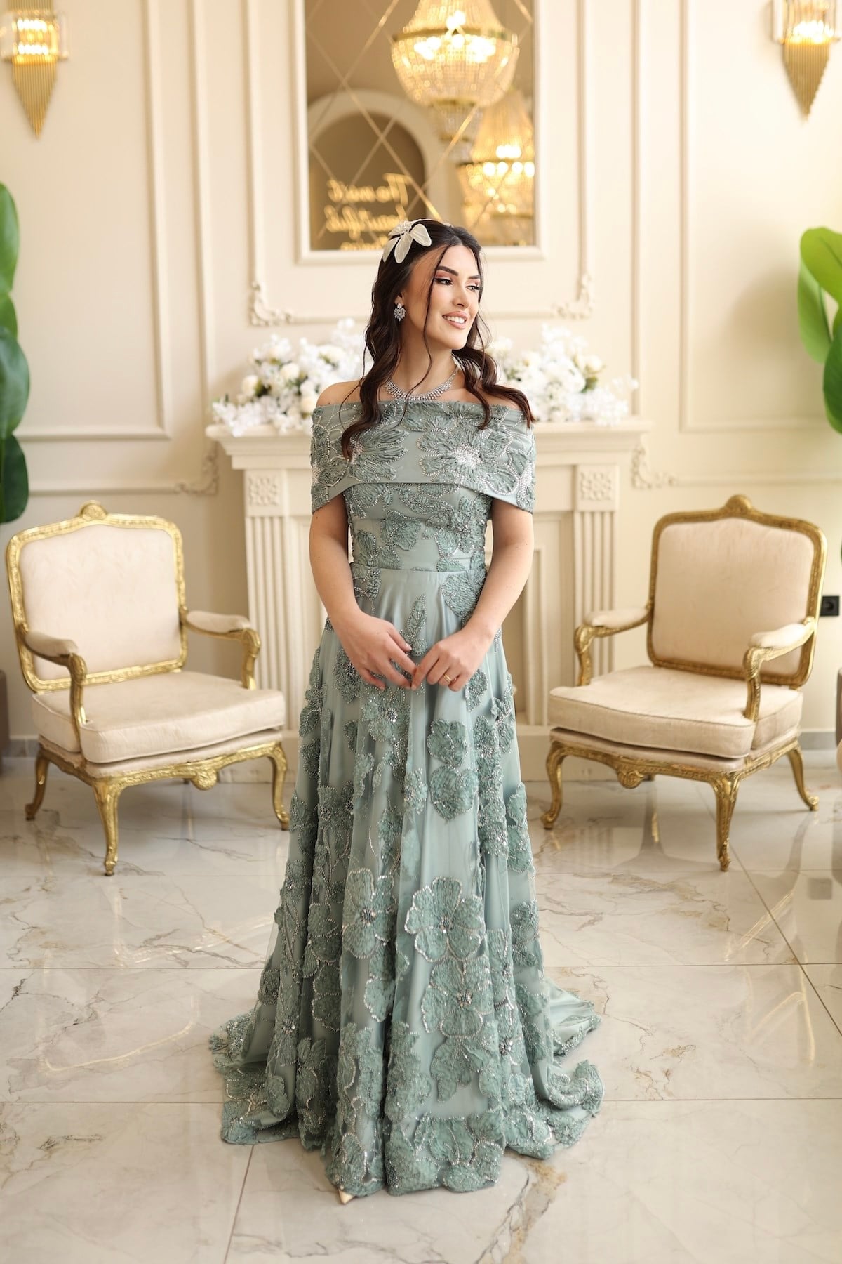 TheElsa | Sindirella Prenses Yeşil Maxi RENKLİ DANTEL ELBİSELERSindirella Prenses Yeşil Maxi Saten Bolero Çiçekli Özel Tasarım Dantel Abiye Elbise