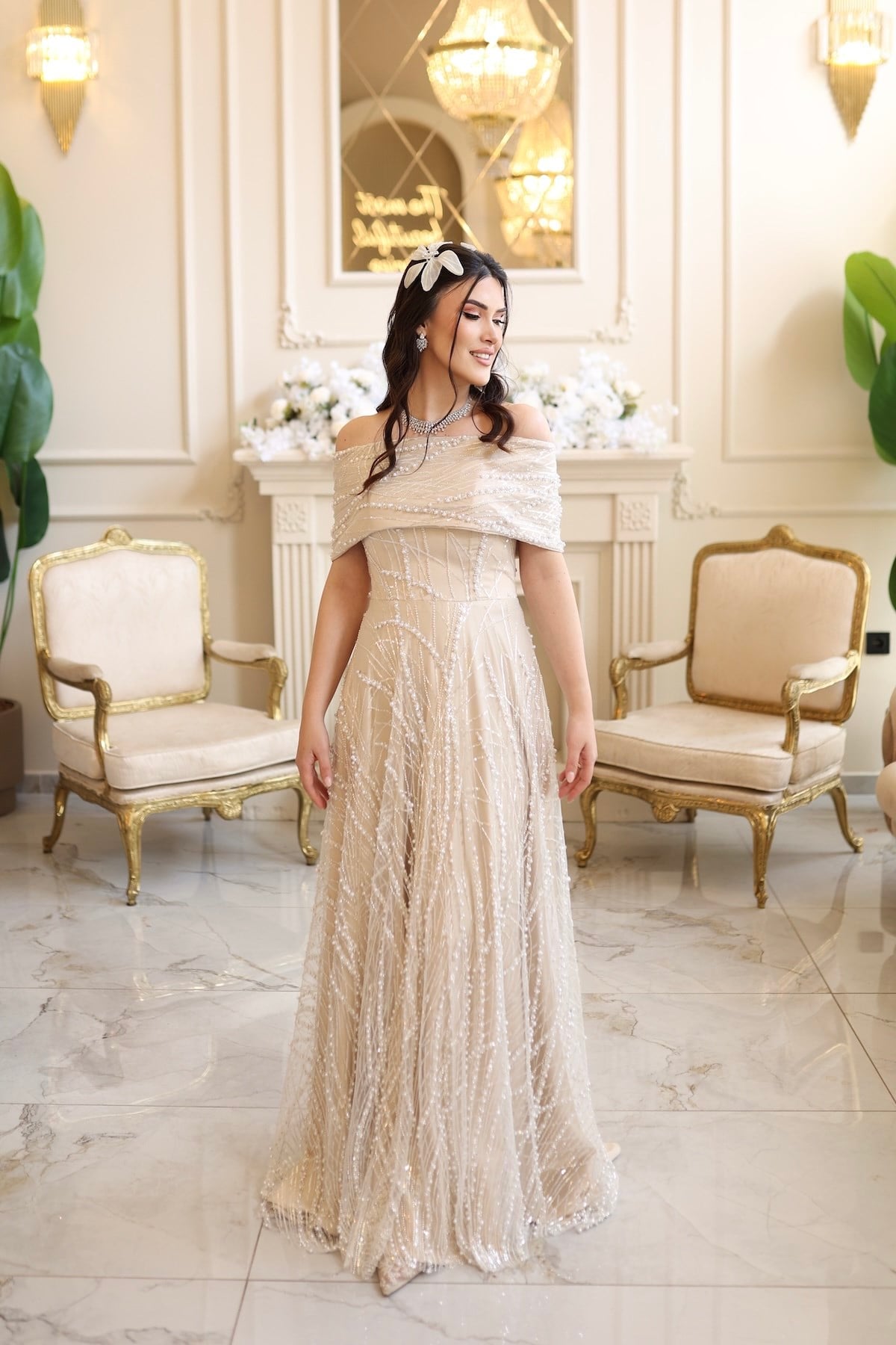 TheElsa | TİARA BEYAZ MAXİ PRENSESBEYAZ DANTEL ELBİSELERTiara Beyaz Bej Prenses İncili Maxi Elbise
