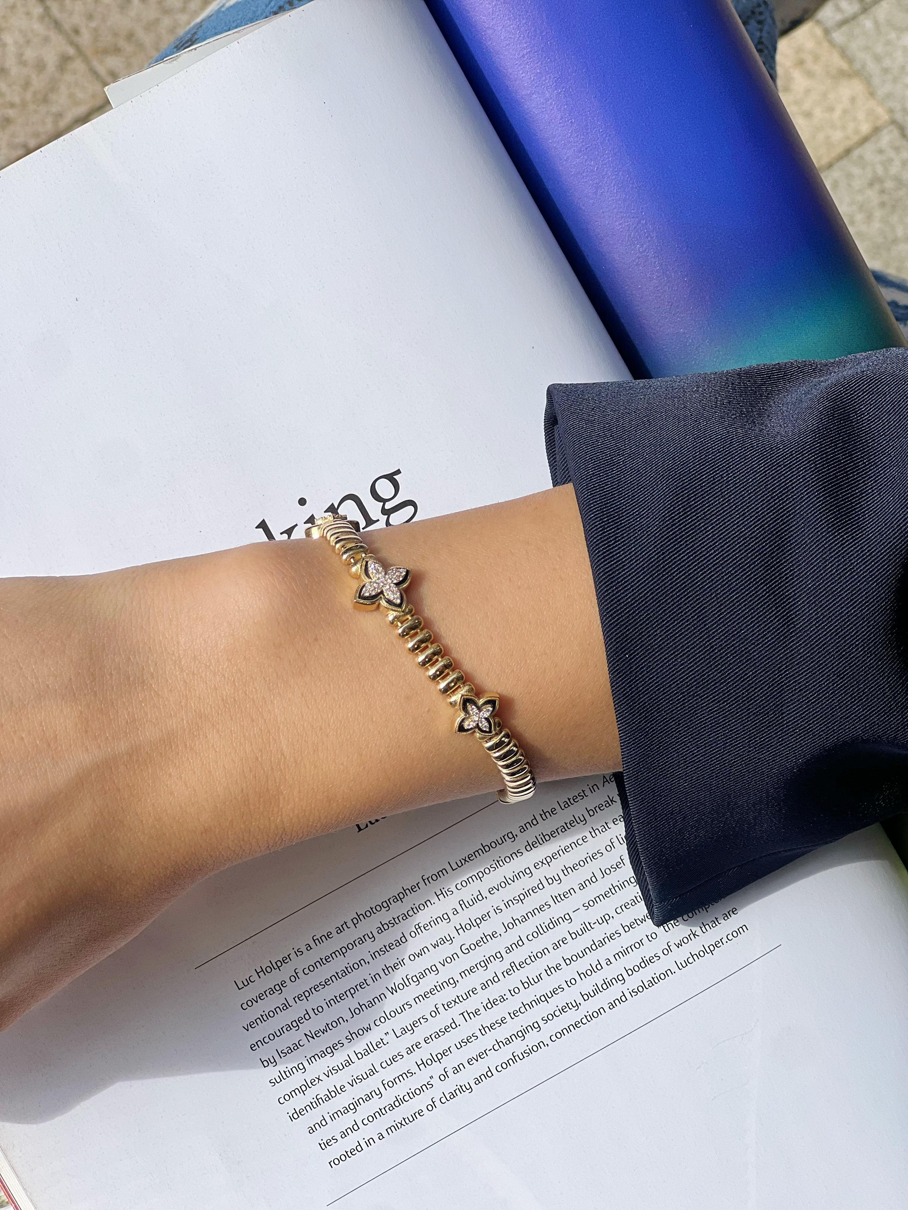  14 Ayar Altın Çiçek Detaylı Bileklik