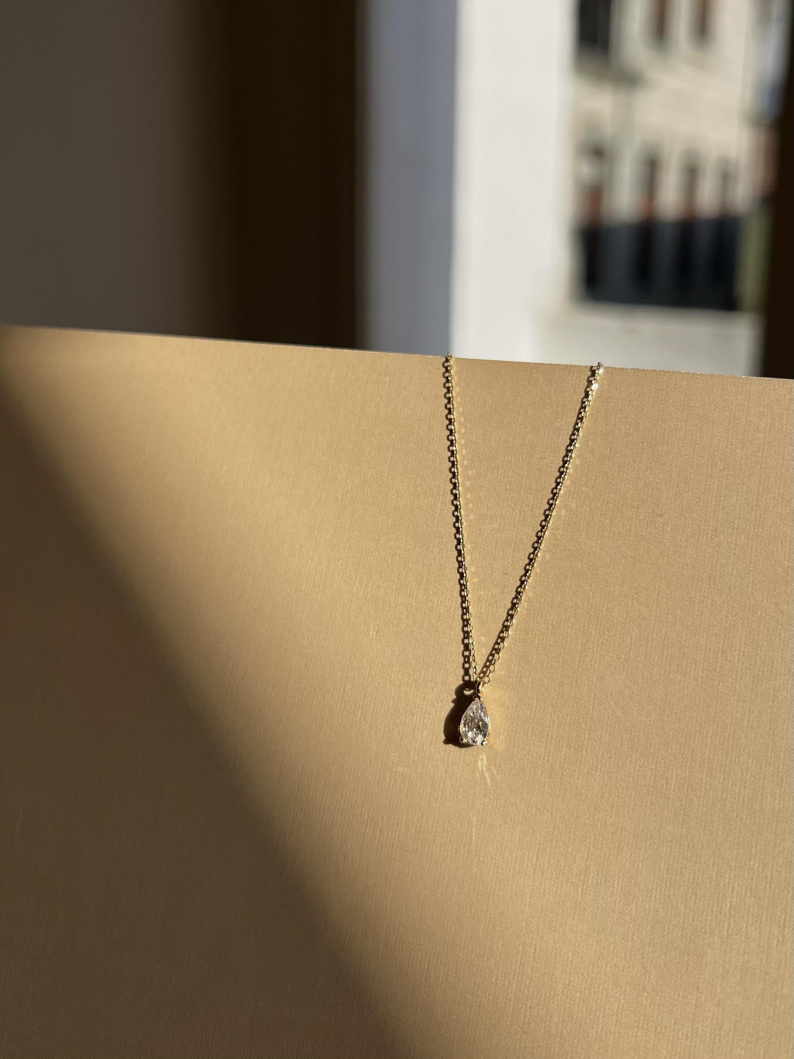  14 Ayar Altın Damla Taş Kolye