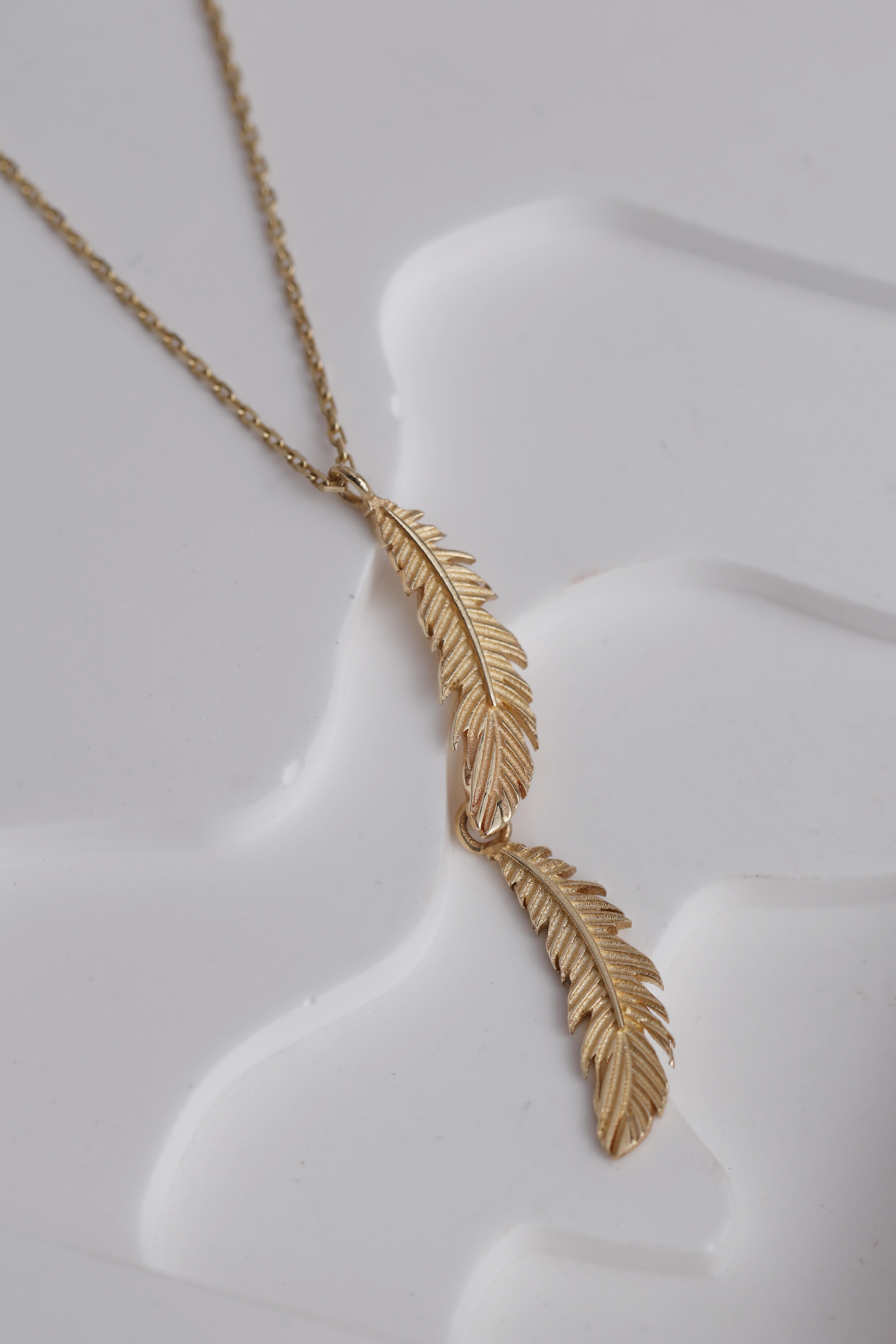  14 Ayar Altın Tüy Kolye