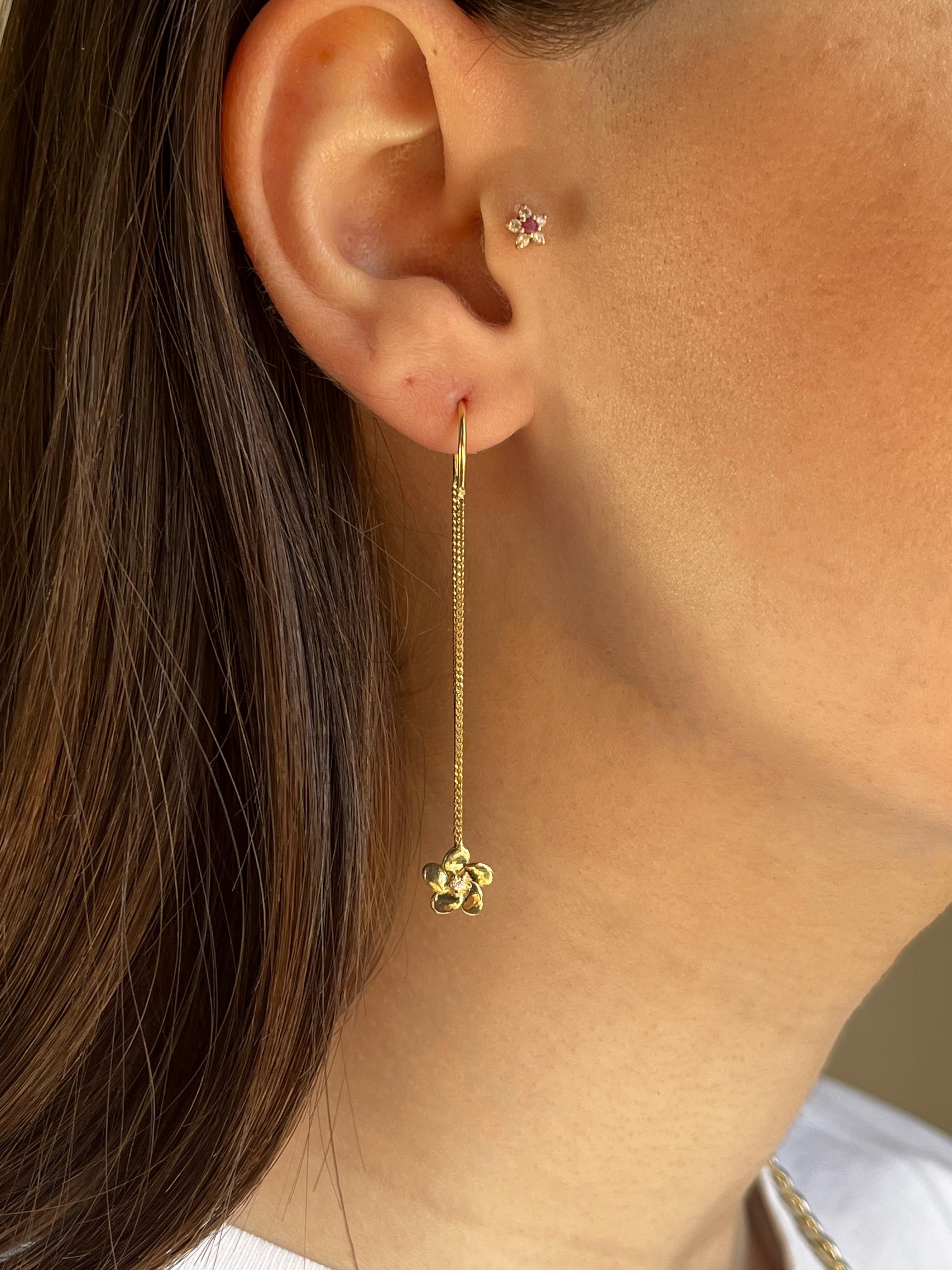 Kalemli Dorika Küpe | Jewelina Store Zincirli Taşlı Çiçek Küpe