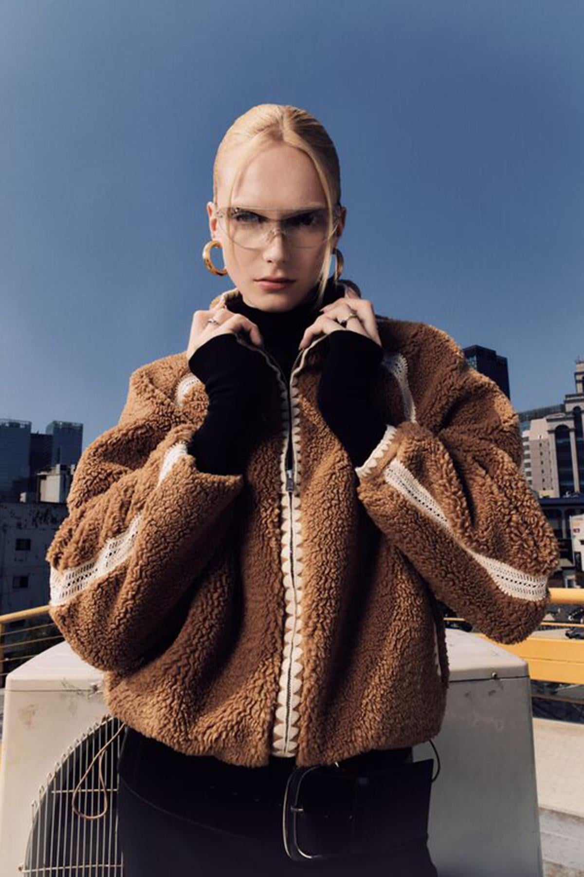 W NIKIA CROCHET UGGFLUFF JACKET CHESTNUT (TABA)