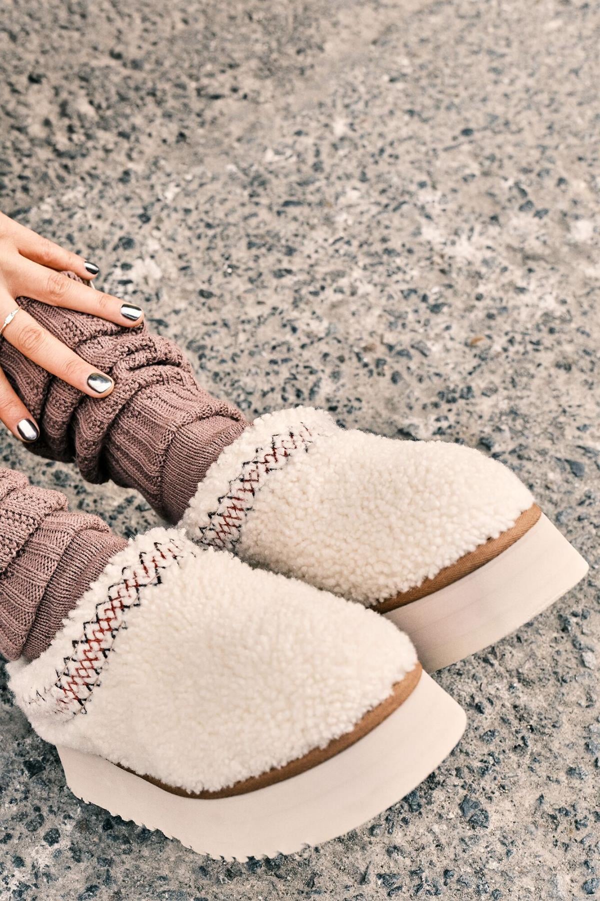 W TAZZ UGG BRAID NATURAL (NATUREL)