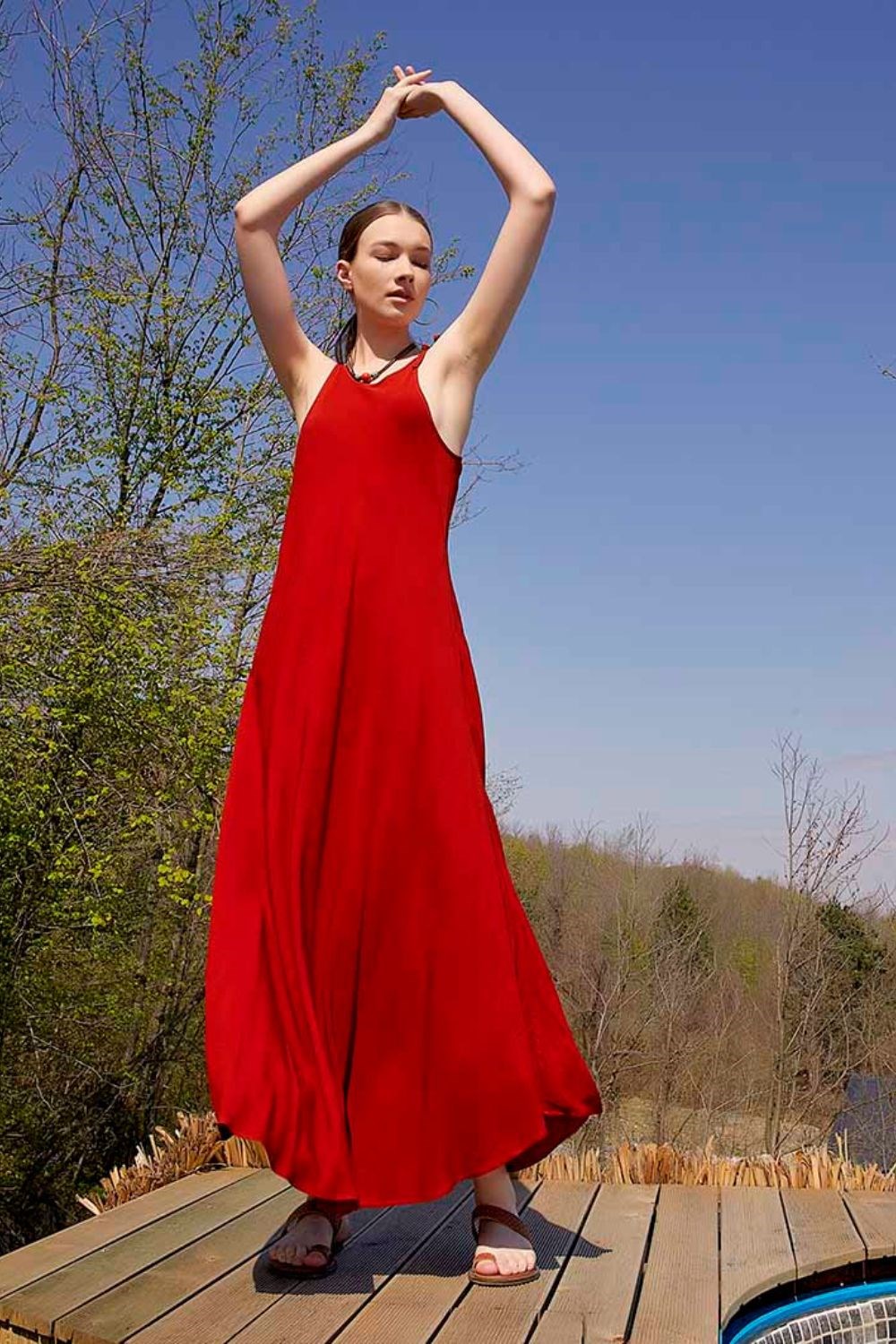Bağlamalı İp Askılı Uzun Yazlık Kırmızı Elbise