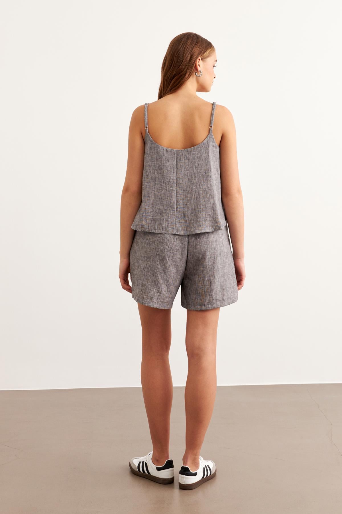 Askılı Keten Crop Bluz SİYAH