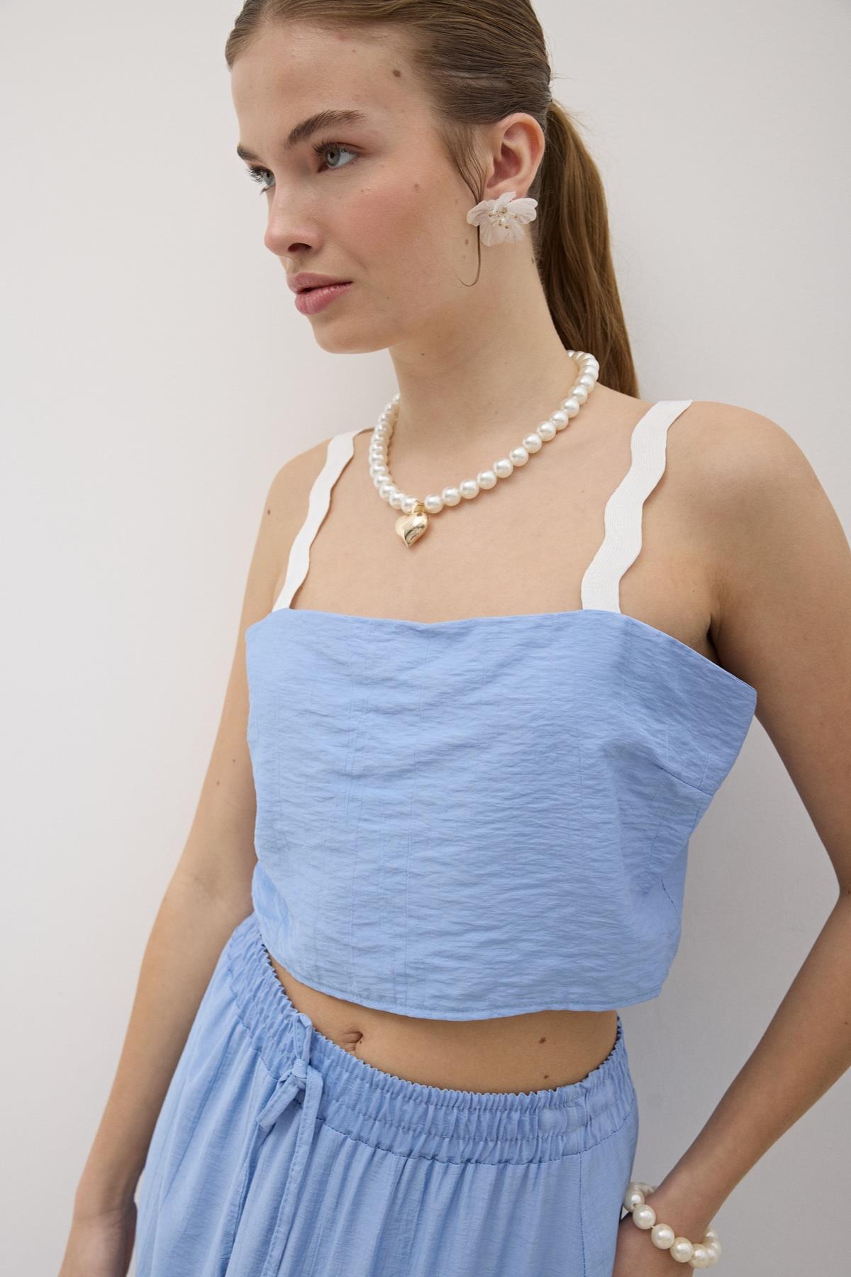 Askılı Su Taşı Desenli Crop Bluz MAVİ