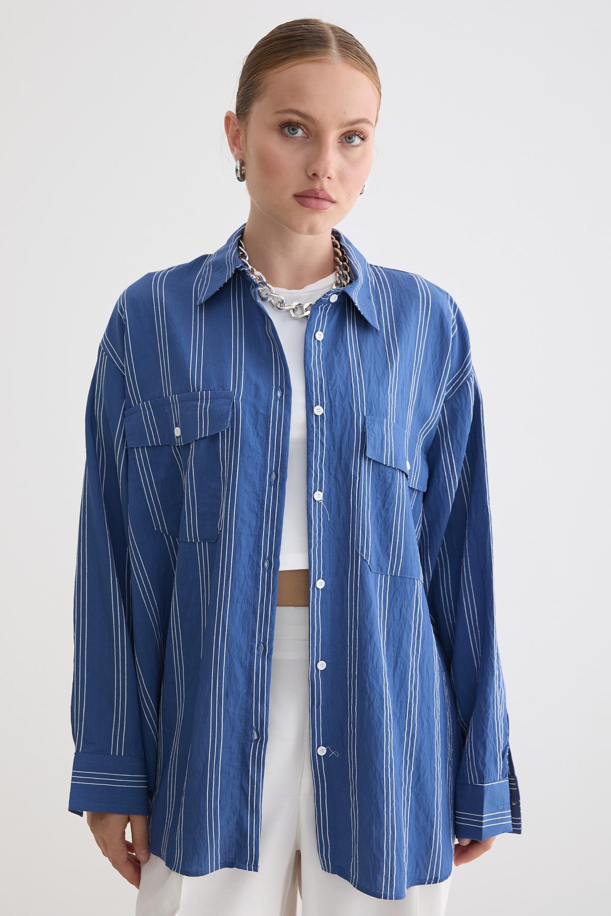 Önü Düğmeli Oversize Viskon Gömlek LACİVERT