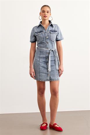 Beli Kuşaklı Cep Detaylı Kot Elbise KAR YIKAMA